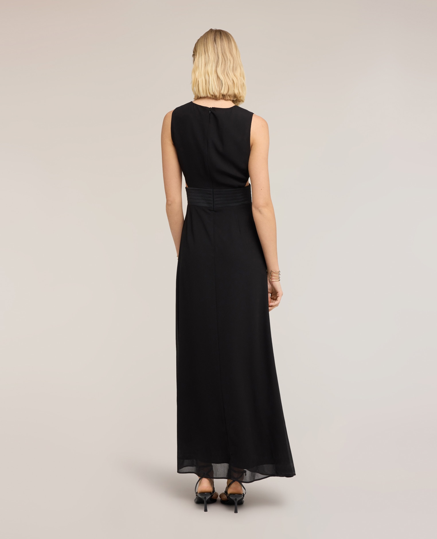 Vestido largo en georgette con cut-out modelo sin mangas con cierre de cremallera trasero acabado drapeado en la cintura con cut-out laterales - Motivi - Negro Negro-2