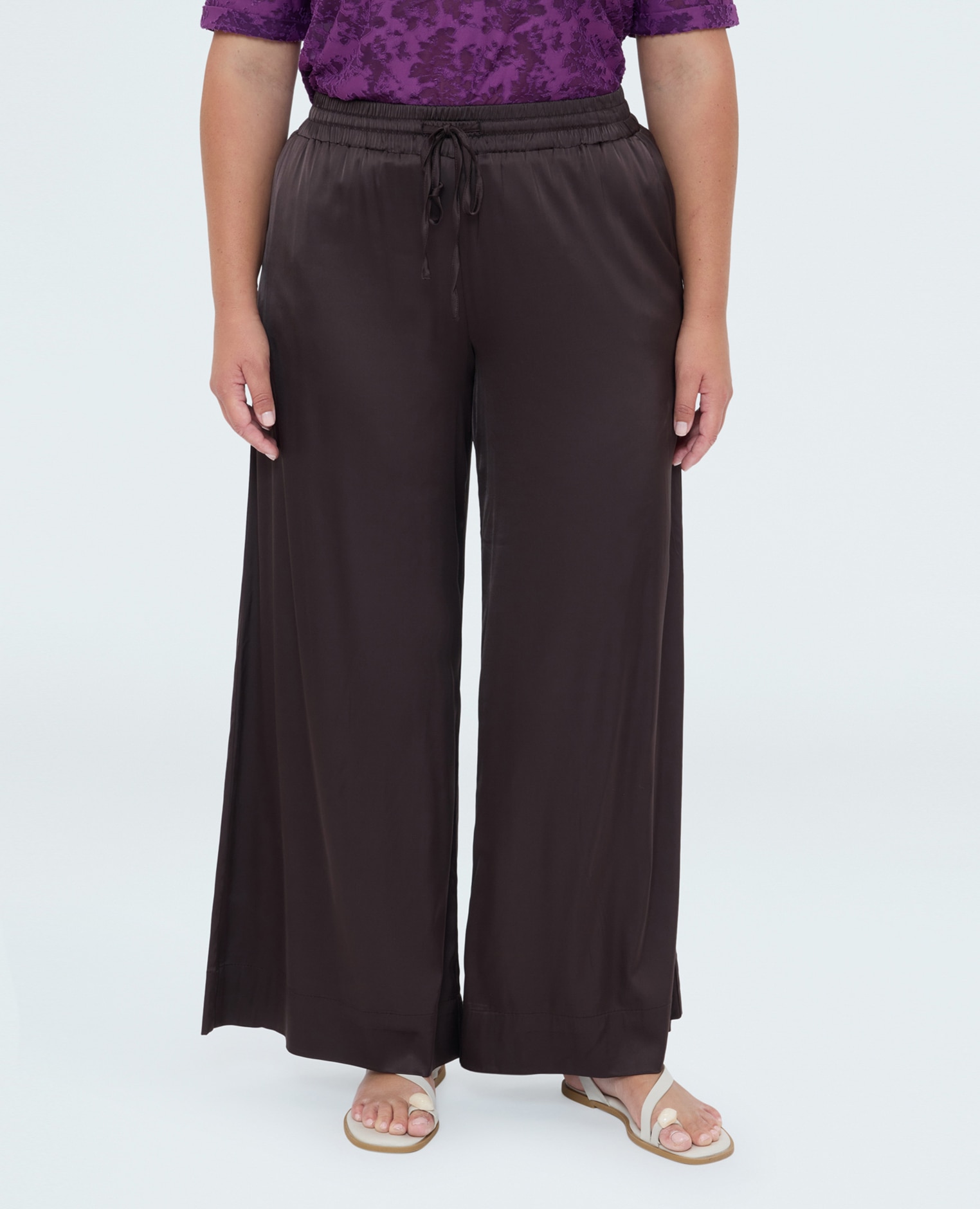 Pantalones de mujer wide leg en raso de viscosa perfectos para los momentos especiales y para los looks cotidianos - Fiorella Rubino - Marrón Marrón-3