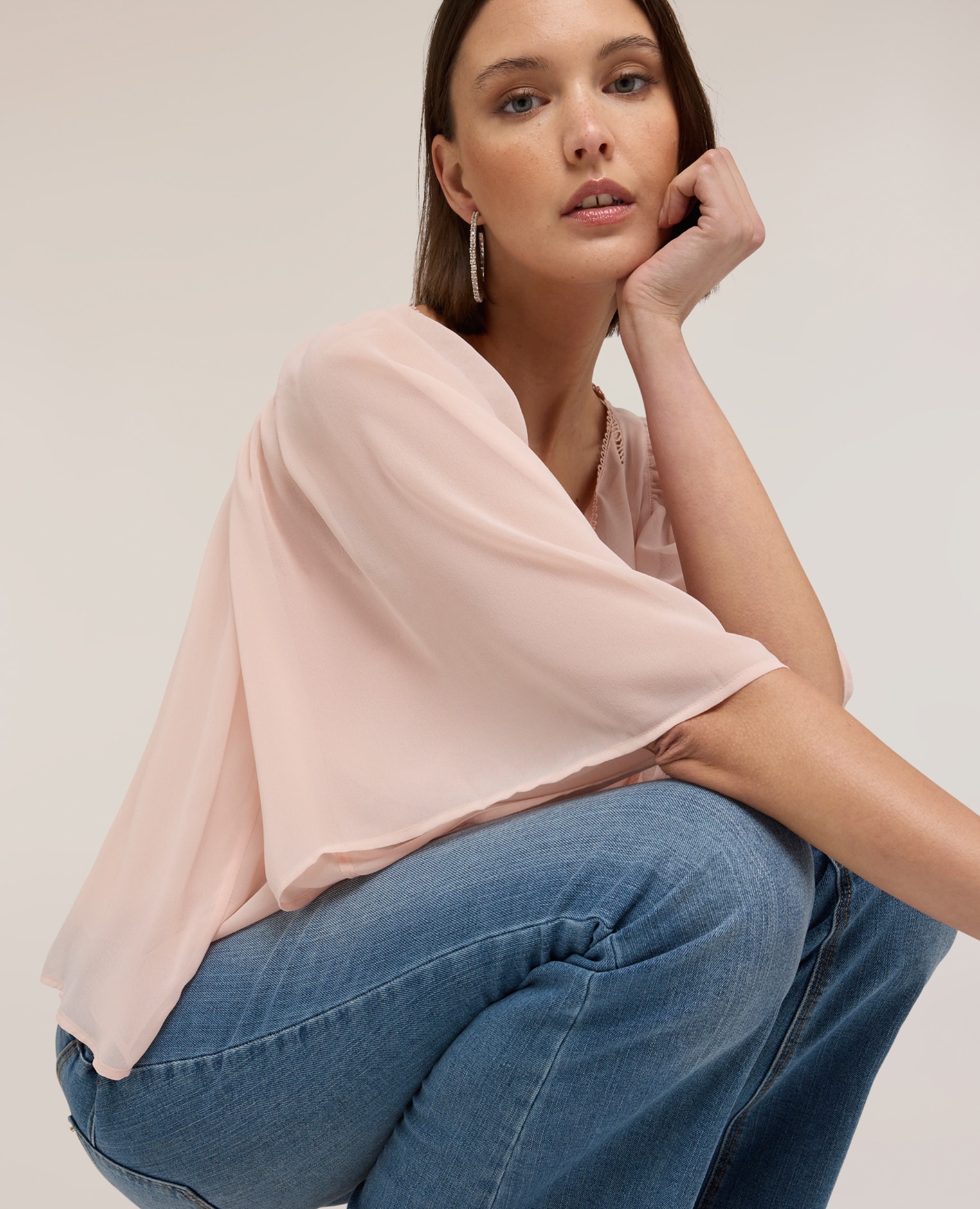 Blusa de mujer de georgette con bordados ajouré ajuste boxy con escote barco - Motivi - Rosa Rosa-4