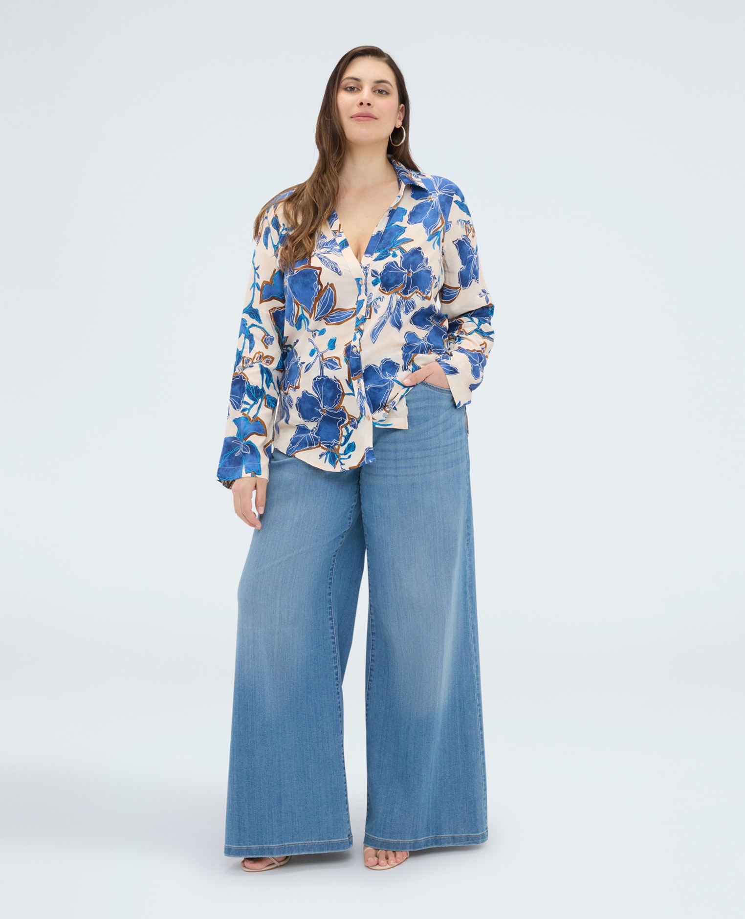 Camisa de mujer con estampado floral de viscosa para una sensación fresca y agradable en la piel - Fiorella Rubino - Azul Azul-3