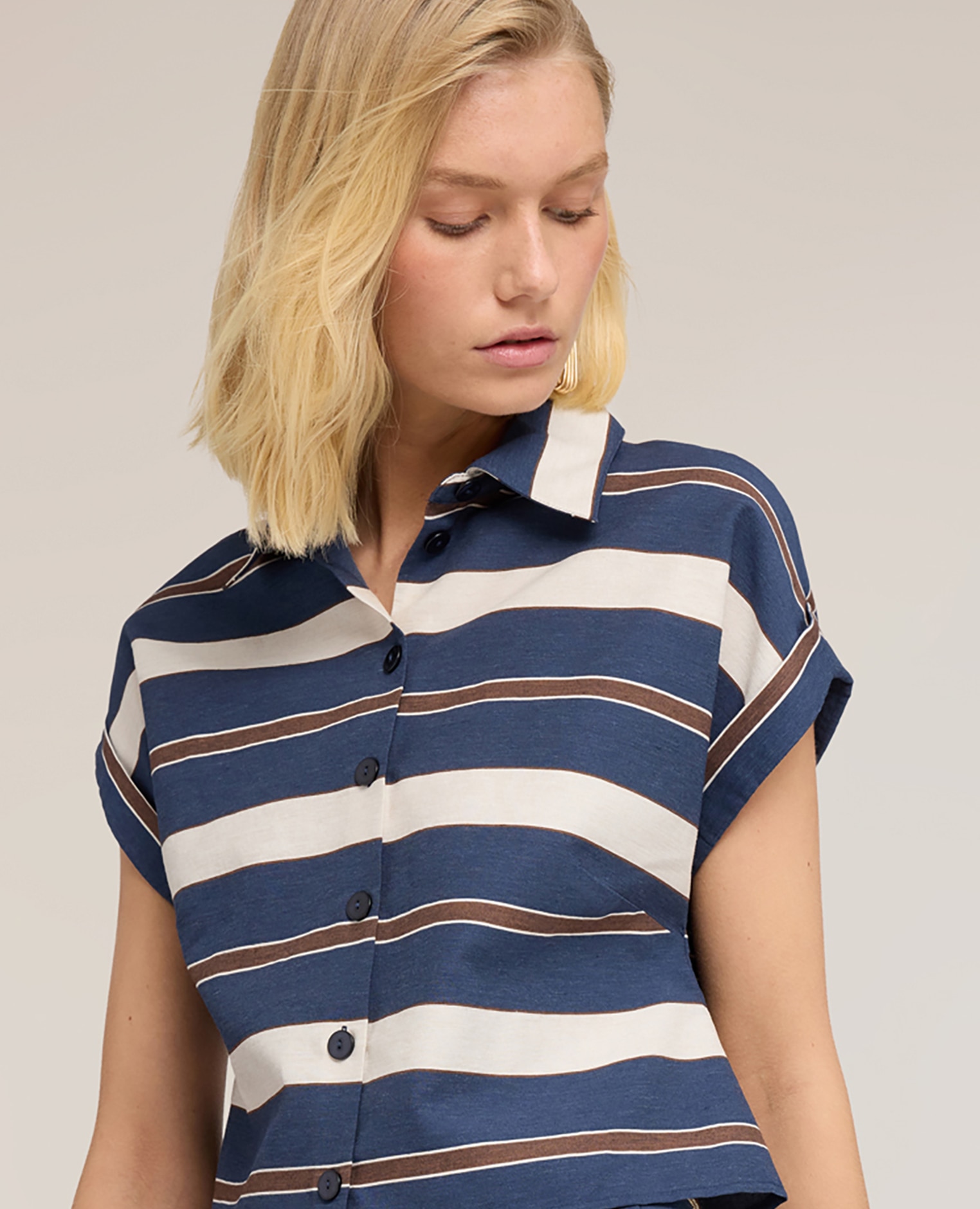 Camisa de mujer boxy de mezcla de algodón a rayas ajuste boxy cierre frontal con botones - Motivi - Azul Azul-4