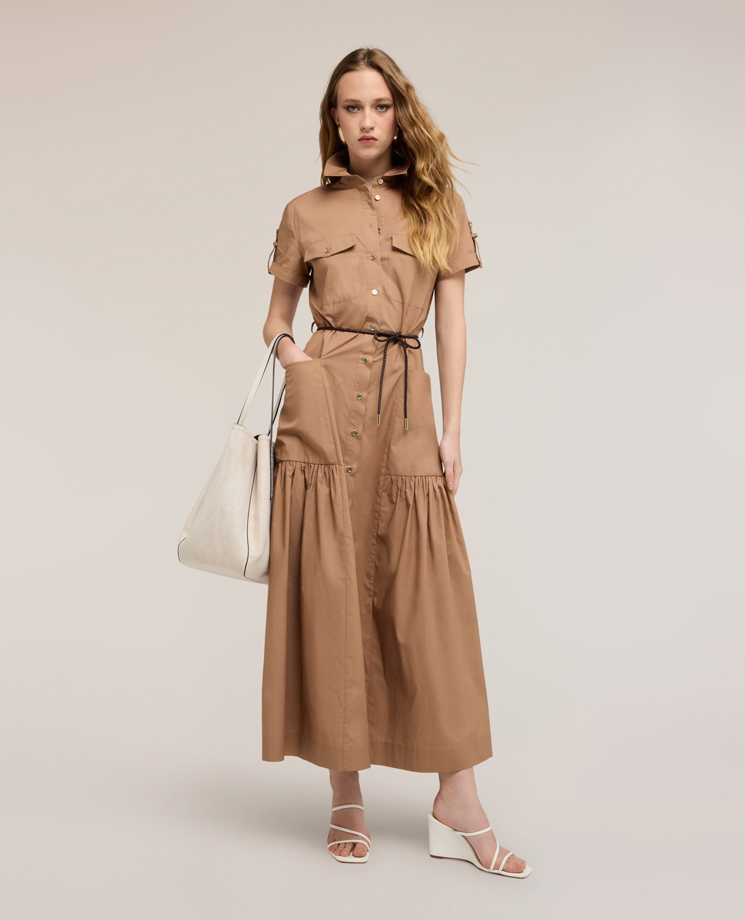 Motivi - Vestido camisero largo en mezcla de algodón apertura frontal con botones visibles cuello clásico.