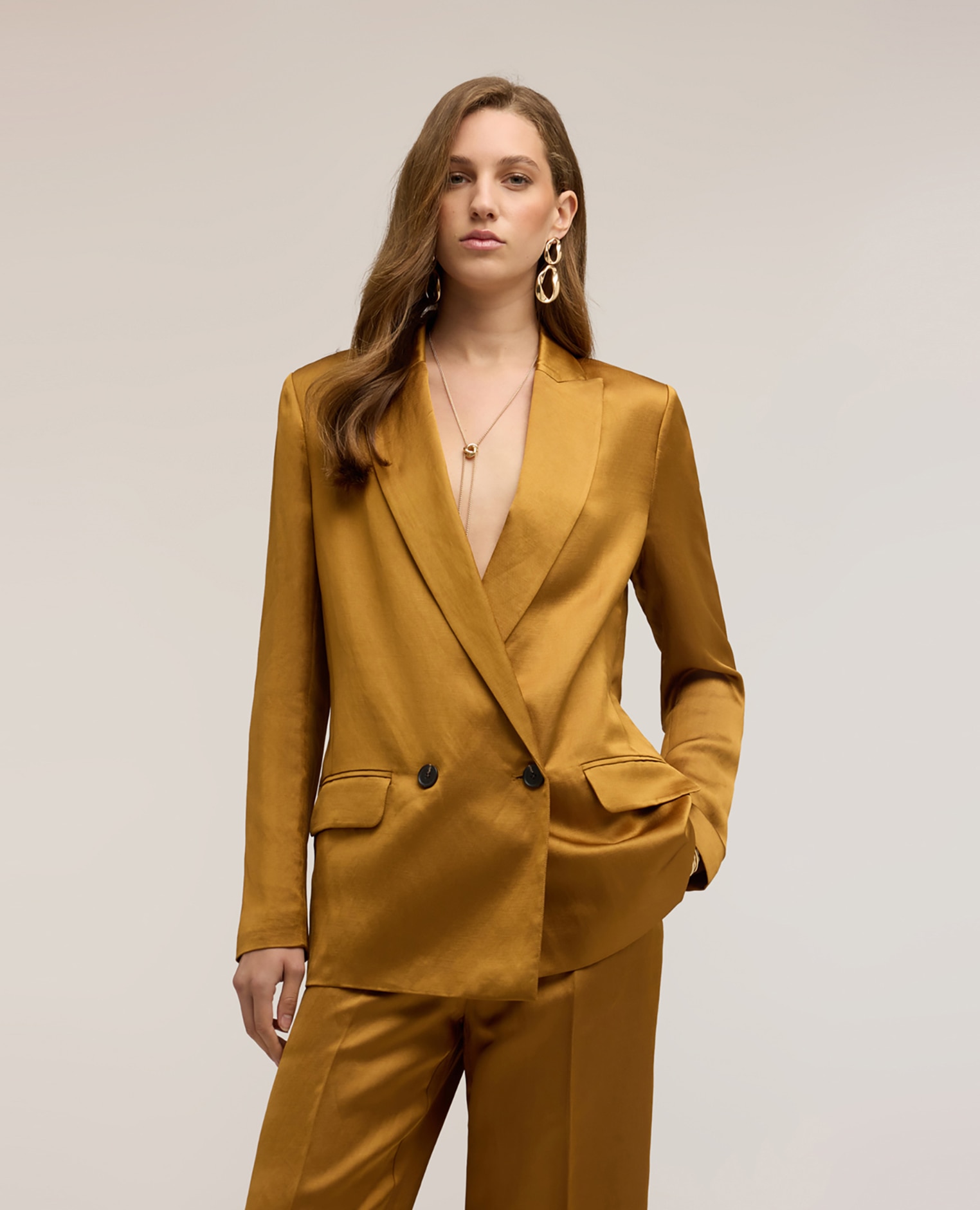Chaqueta de mujer estructurada de doble botonadura en mezcla de lino modelo cruzado con cierre de botones largo medio - Motivi - Amarillo Amarillo-1