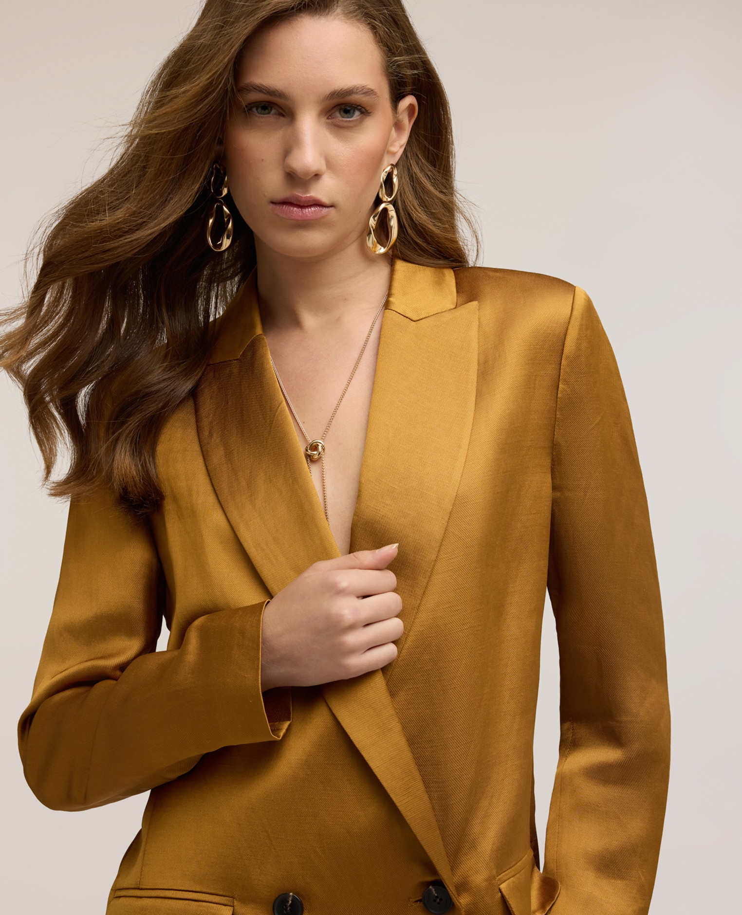 Chaqueta de mujer estructurada de doble botonadura en mezcla de lino modelo cruzado con cierre de botones largo medio - Motivi - Amarillo Amarillo-4