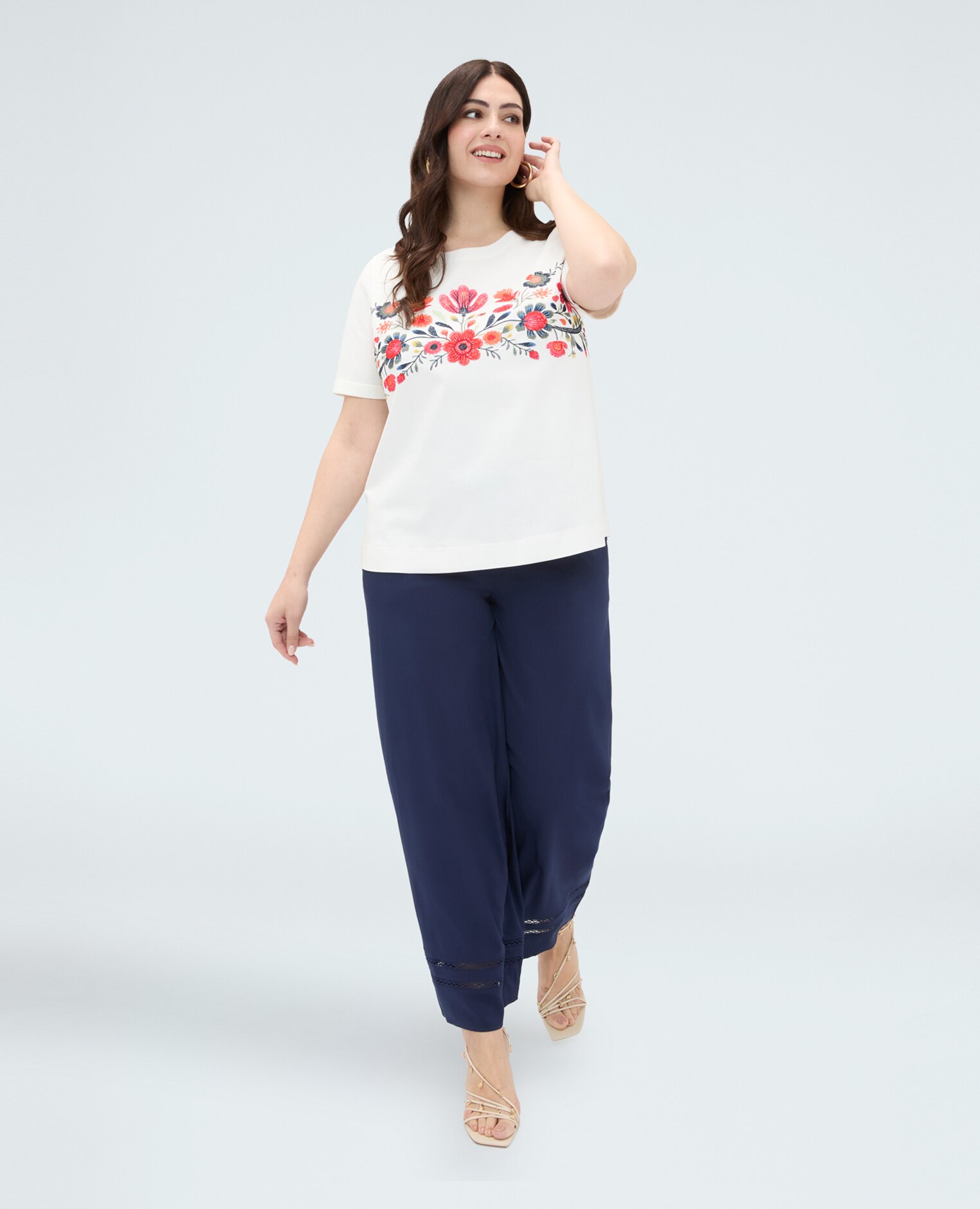 Camiseta de mujer de algodón con bordado floral bordado floral multicolor en la parte delantera - Fiorella Rubino - Blanco Blanco-3