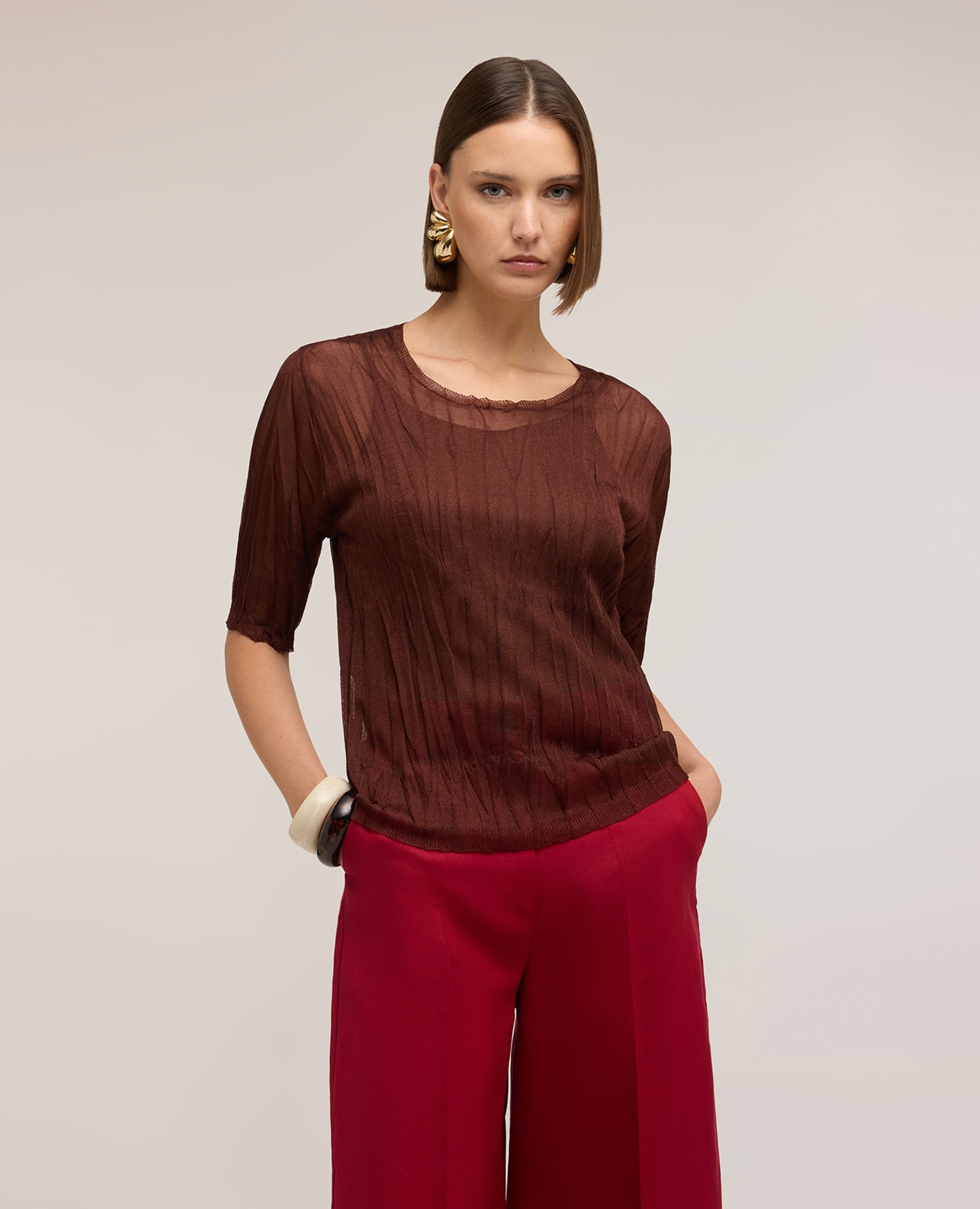 Motivi - Jersey de mujer corto efecto arrugado escote redondo mangas cortas.