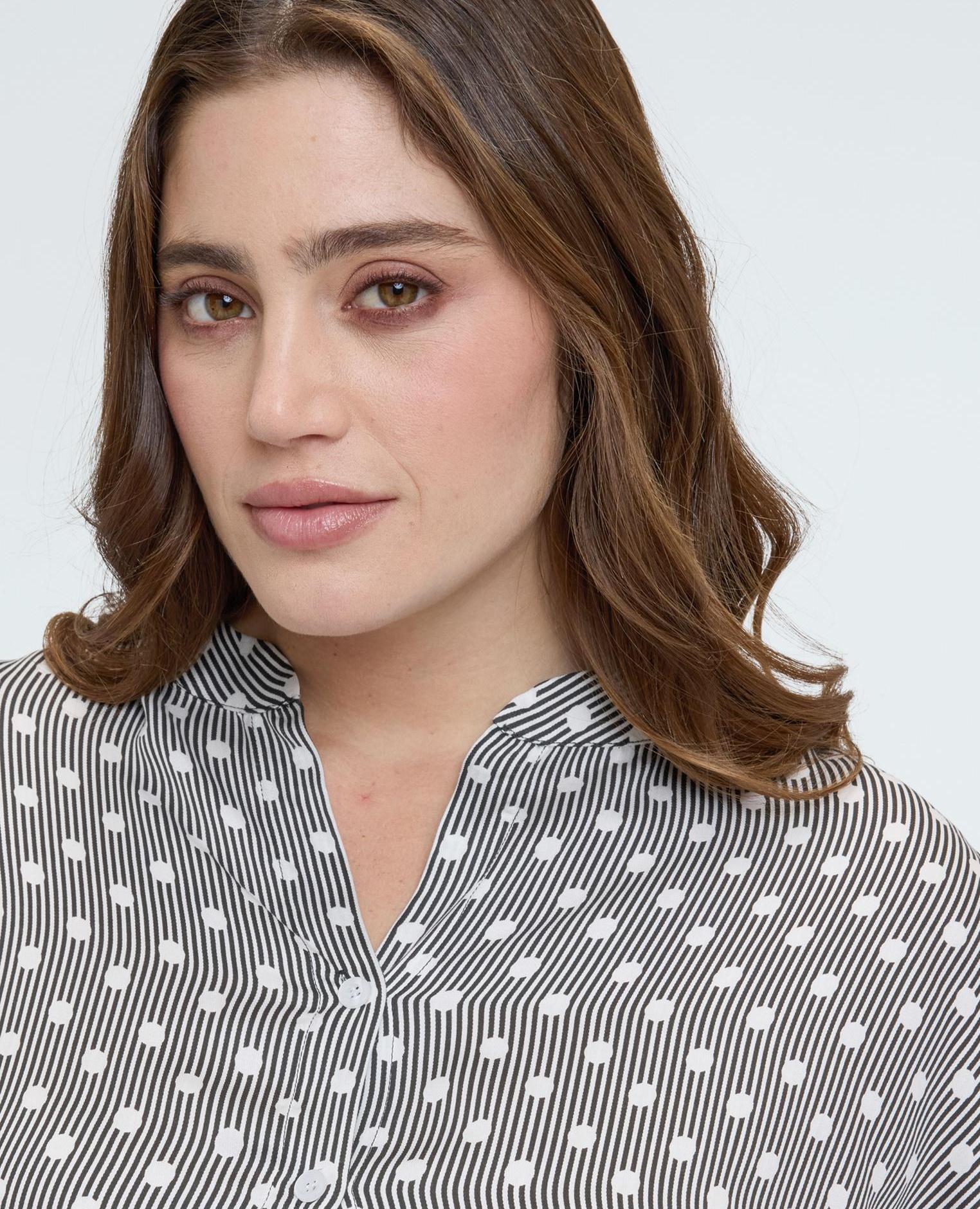 Camisa de mujer de lunares en raso de viscosa sobre rayas verticales - Fiorella Rubino - Gris Gris-4