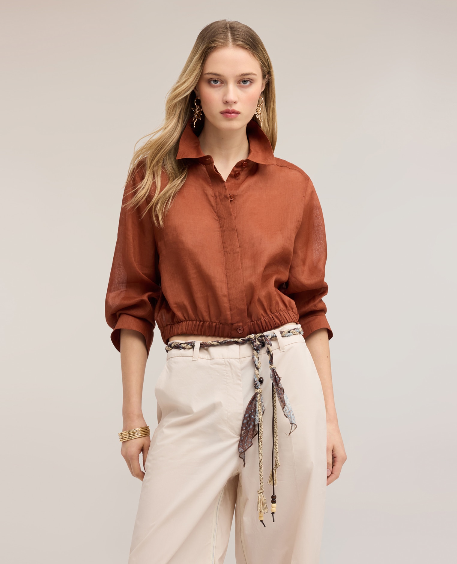 Camisa de mujer corta en muselina de ramio abertura frontal con cuello clásico y cierre con botones bajo elástico - Motivi - Naranja Naranja-1