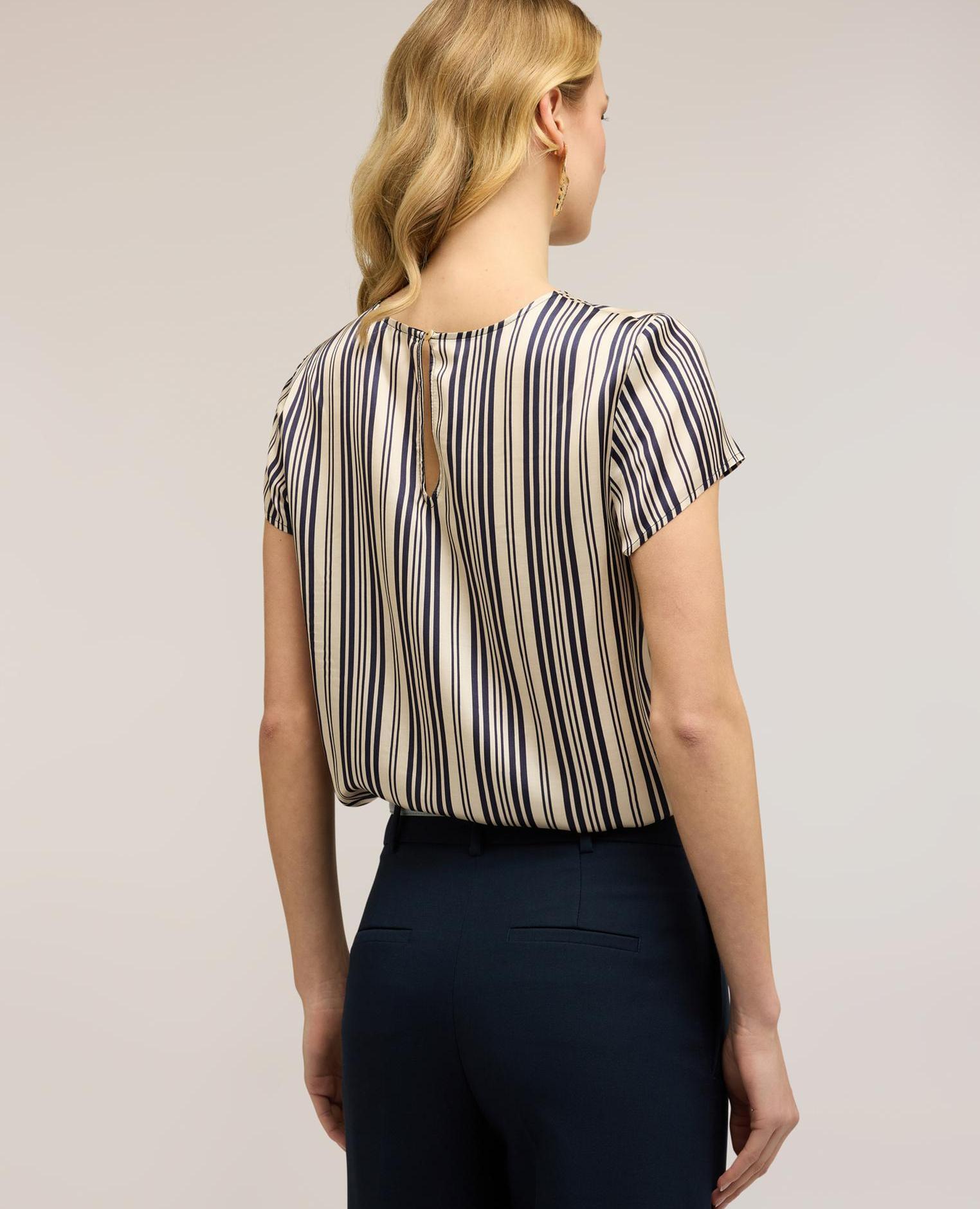 Blusa de mujer de raso con estampado de pañuelo ajuste boxy con mangas cortas - Motivi - Azul Azul-2