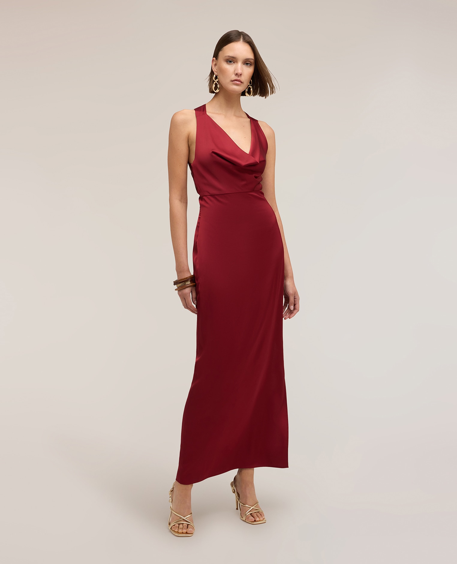 Vestido largo de satén con drapeado escote frontal con drapeado - Motivi - Burdeos Burdeos-3