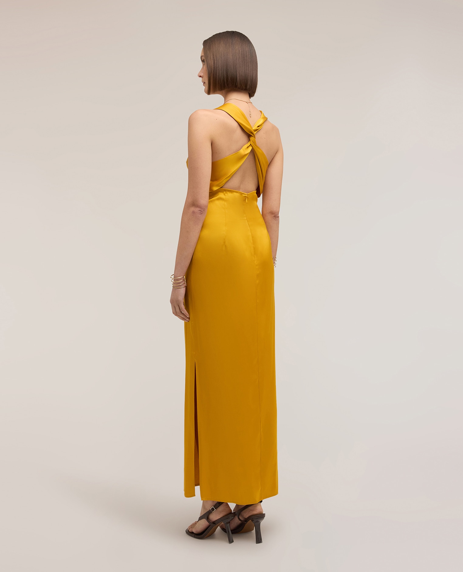 Vestido largo de satén con drapeado escote frontal con drapeado - Motivi - Amarillo Amarillo-2