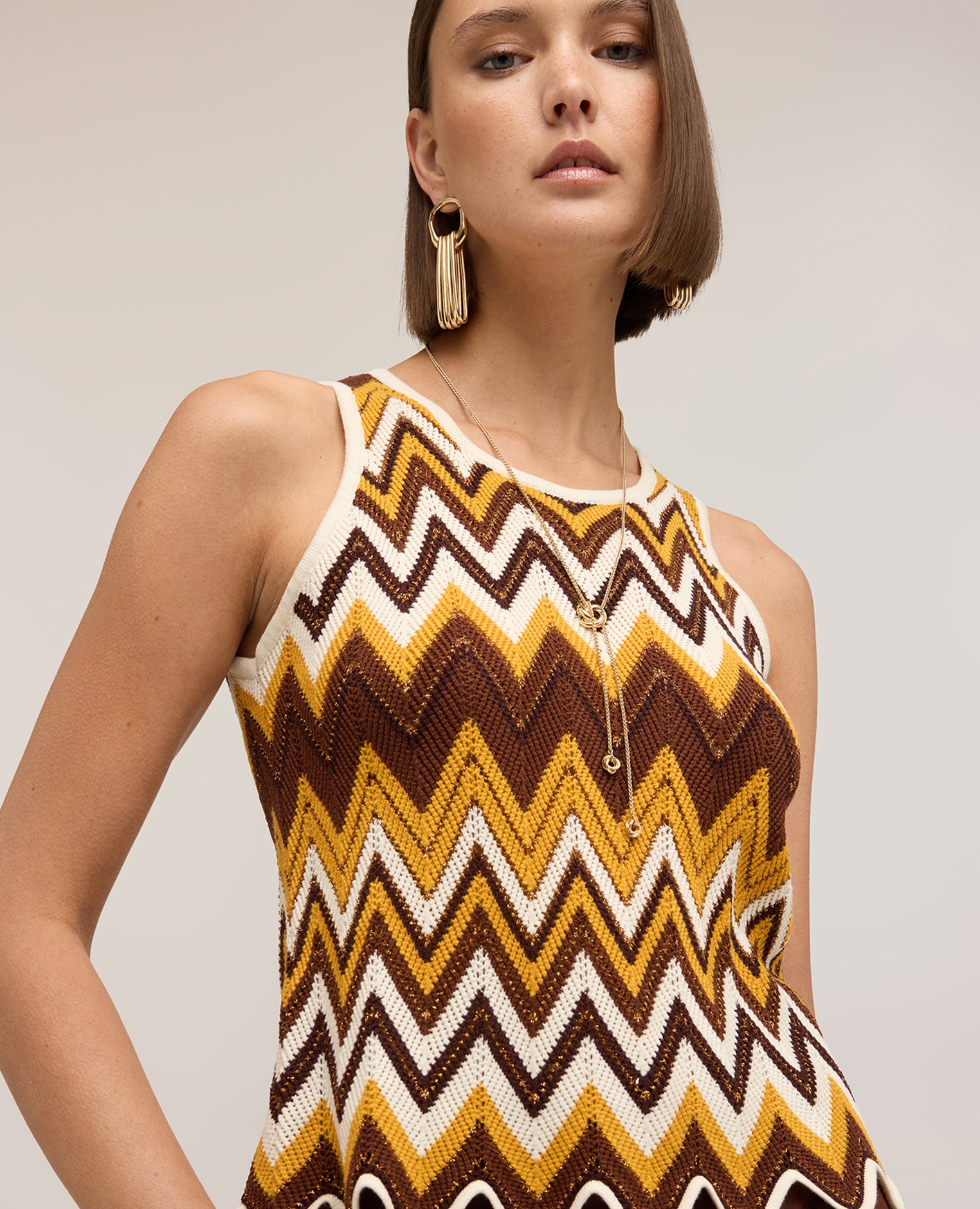 Top de mujer de punto fantasía chevron modelo corto con ajuste regular - Motivi - Marrón Marrón-4