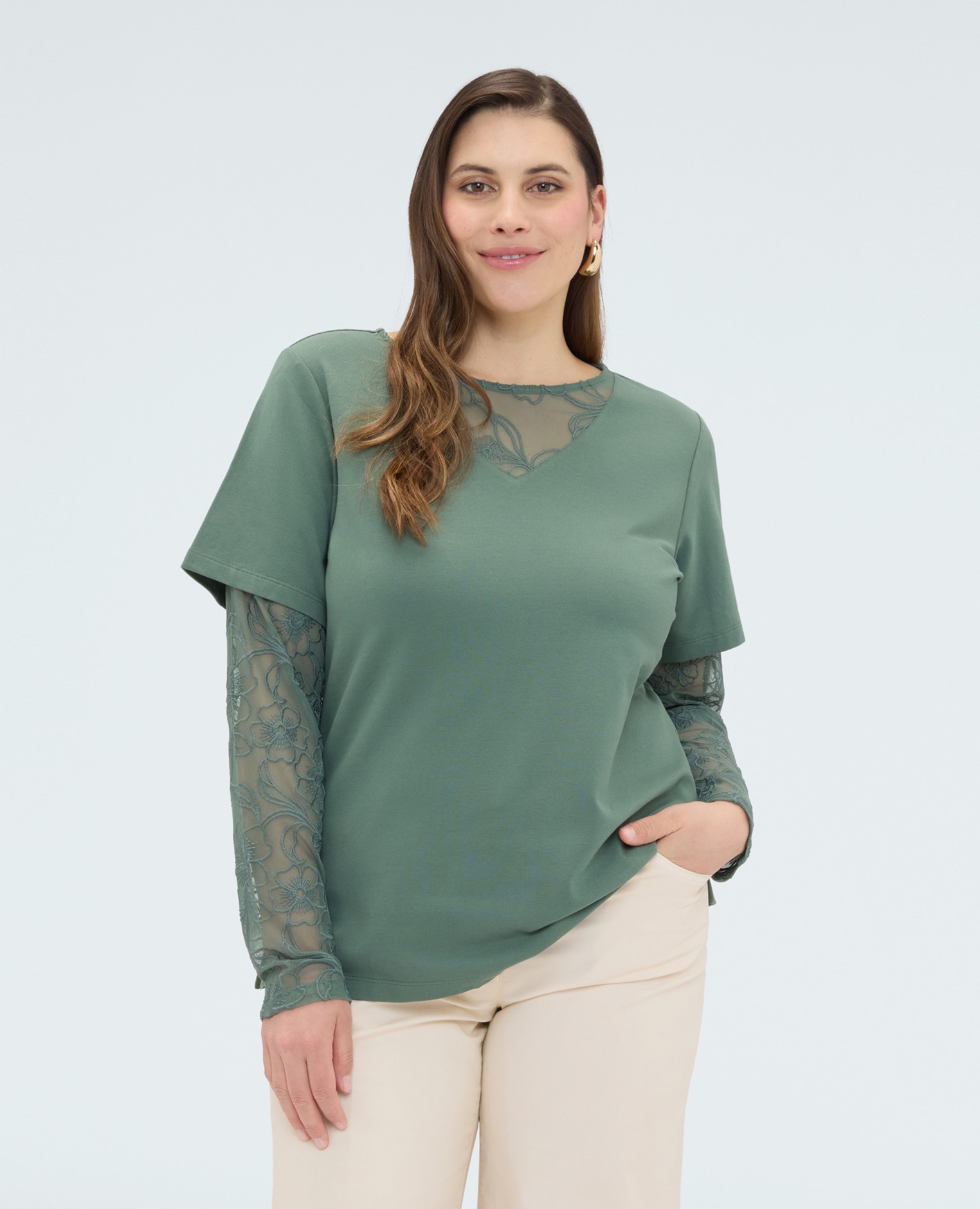Camiseta de mujer con mangas y escote de encaje mangas de doble capa: cortas y largas de encaje - Fiorella Rubino - Verde militar Verde militar-1