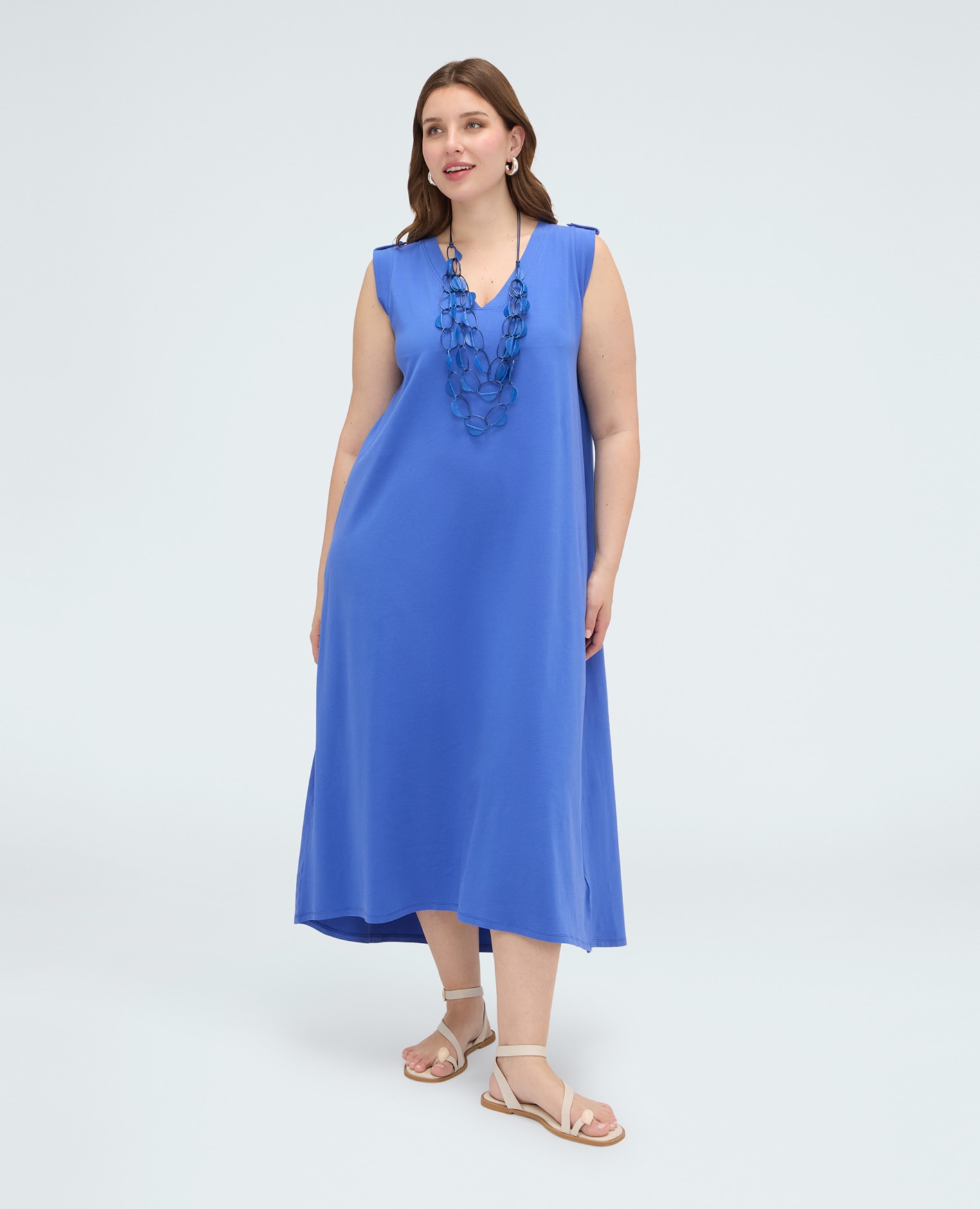 Vestido largo con escote en v hombros con aplicaciones de botón decorativo - Fiorella Rubino - Azul Azul-1