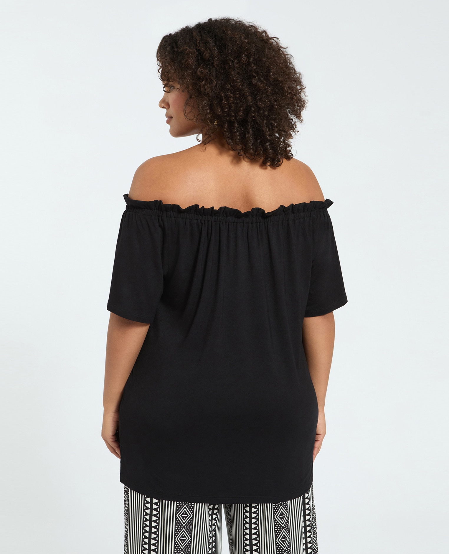 Camiseta de mujer off shoulders en jersey de viscosa ajuste y diseño para el máximo confort - Fiorella Rubino - Negro Negro-2