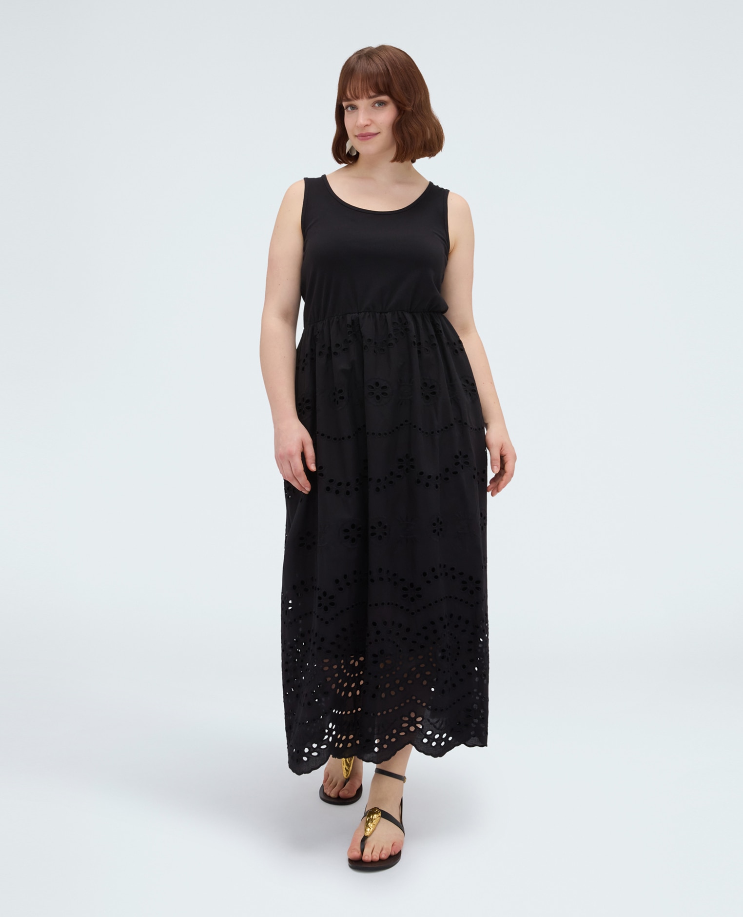 Vestido largo corte imperio en sangallo corpiño y falda con volantes en sangallo perforado con motivos florales - Fiorella Rubino - Negro Negro-1