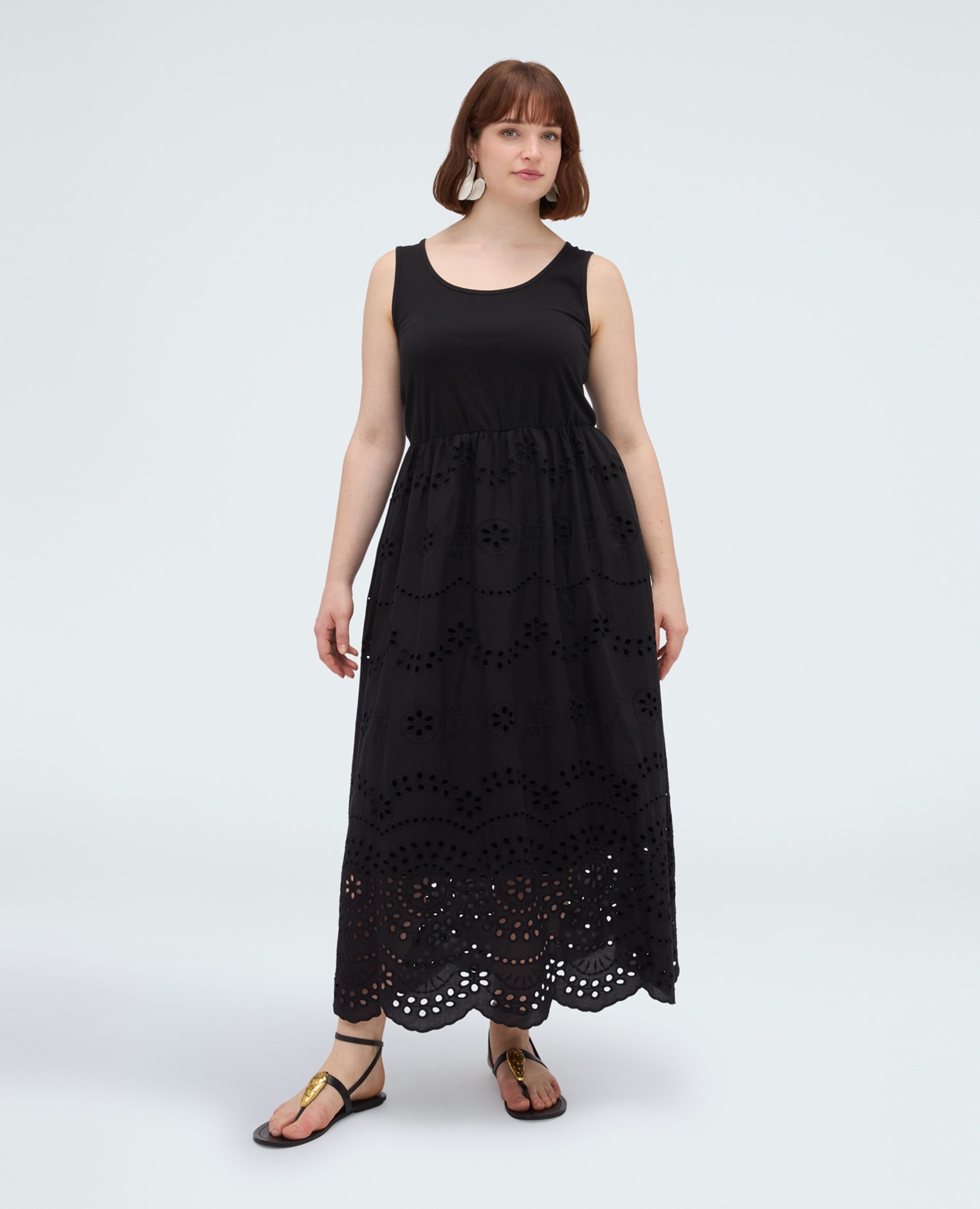 Vestido largo corte imperio en sangallo corpiño y falda con volantes en sangallo perforado con motivos florales - Fiorella Rubino - Negro Negro-3