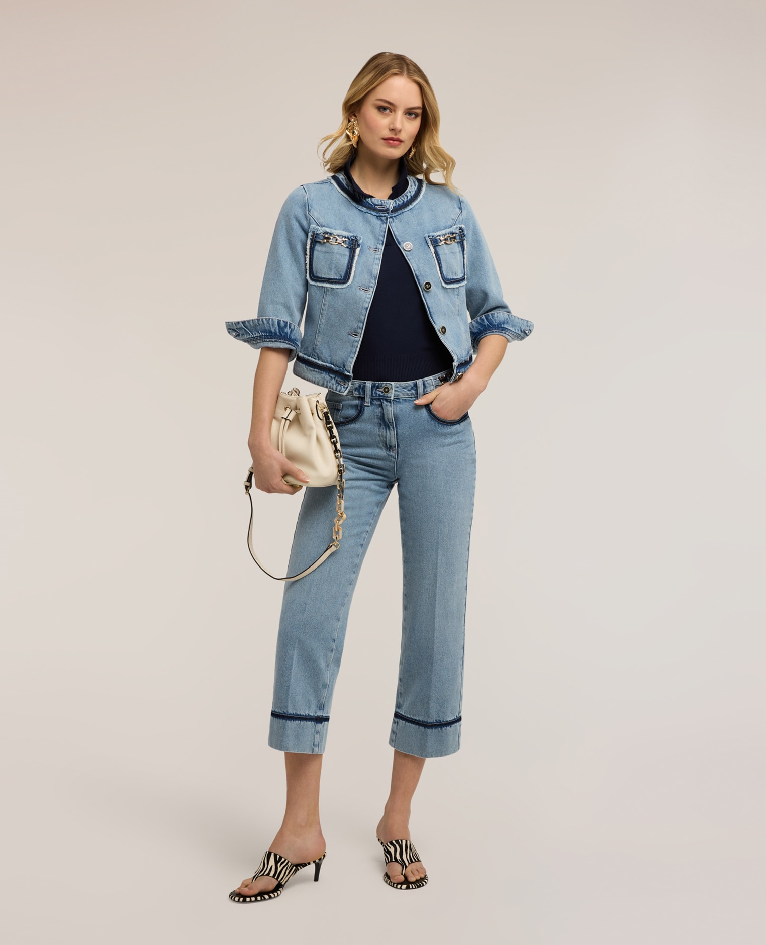 Motivi - Jeans de mujer cropped wide fit con cadena ajuste ancho con cierre de botón y cremallera bajo con vuelta.