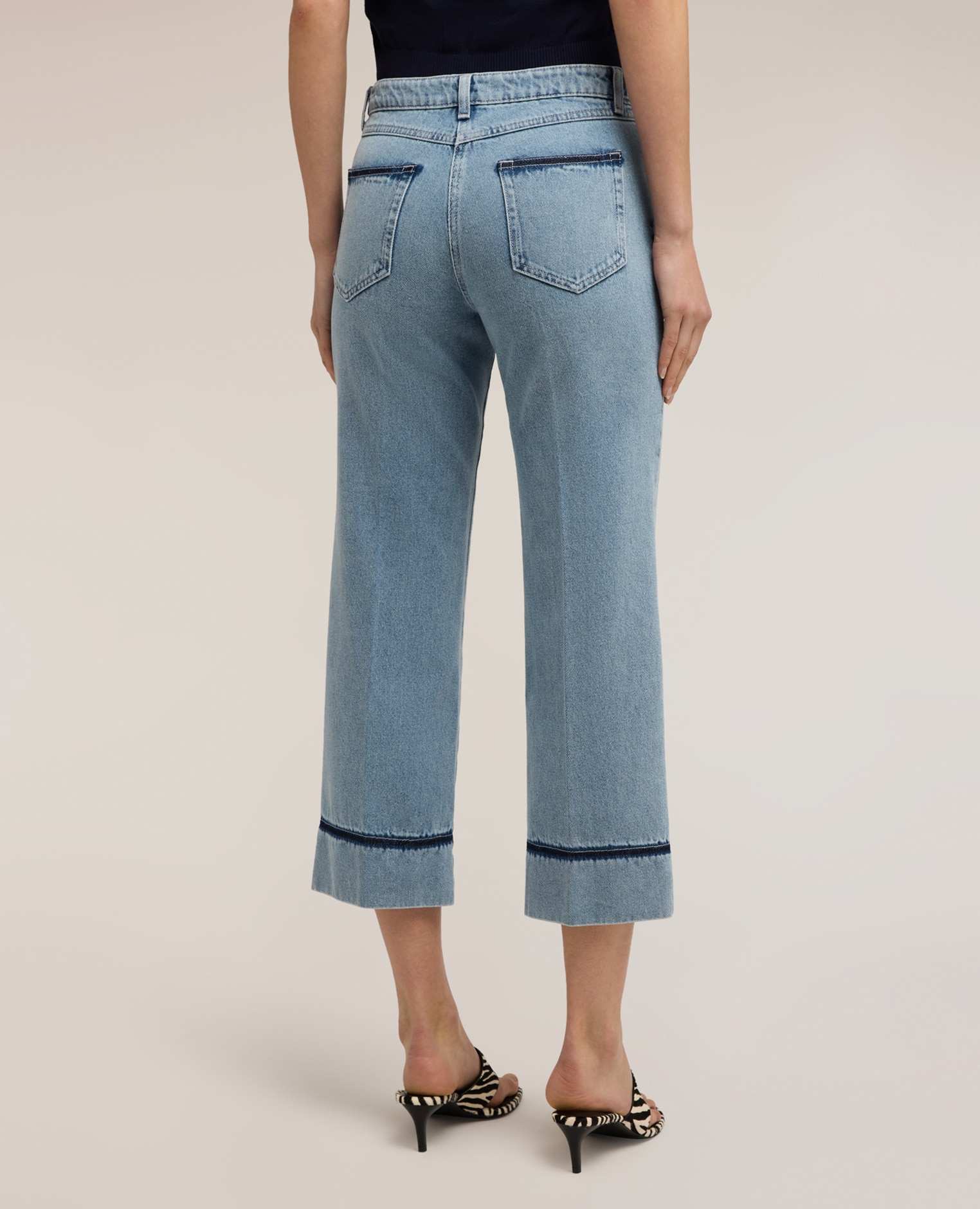 Jeans de mujer cropped wide fit con cadena ajuste ancho con cierre de botón y cremallera bajo con vuelta - Motivi - Azul claro Azul claro-2
