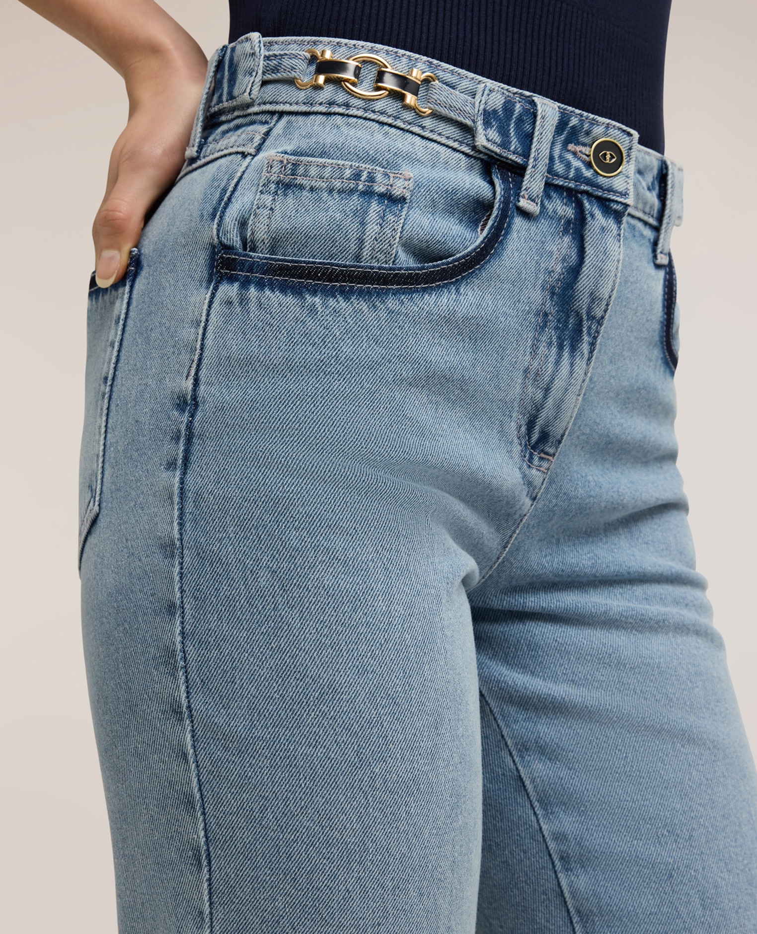 Jeans de mujer cropped wide fit con cadena ajuste ancho con cierre de botón y cremallera bajo con vuelta - Motivi - Azul claro Azul claro-4