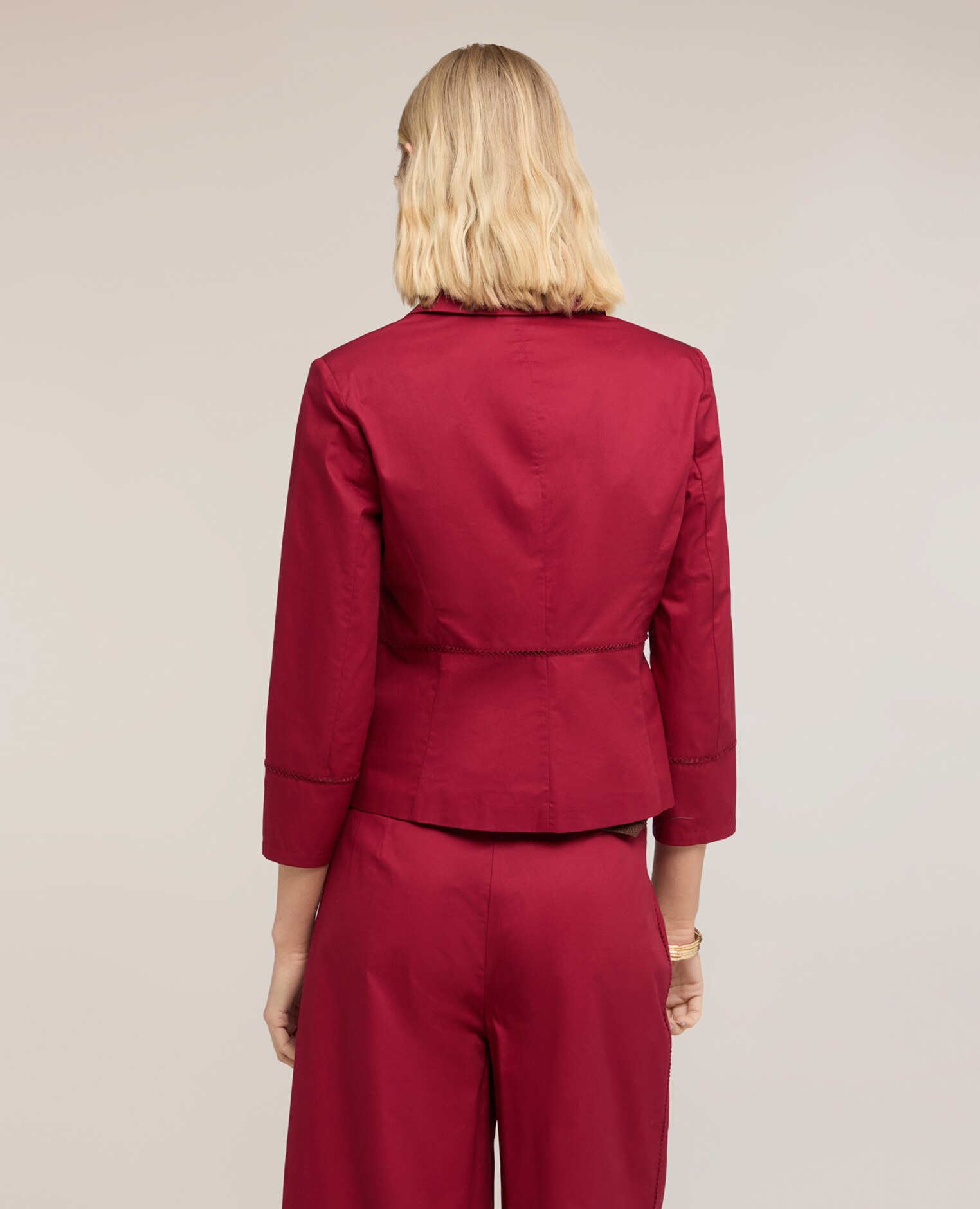 Blazer de mujer de sarga de algodón con ajouré modelo entallado con cierre de dos botones - Motivi - Rojo Rojo-2