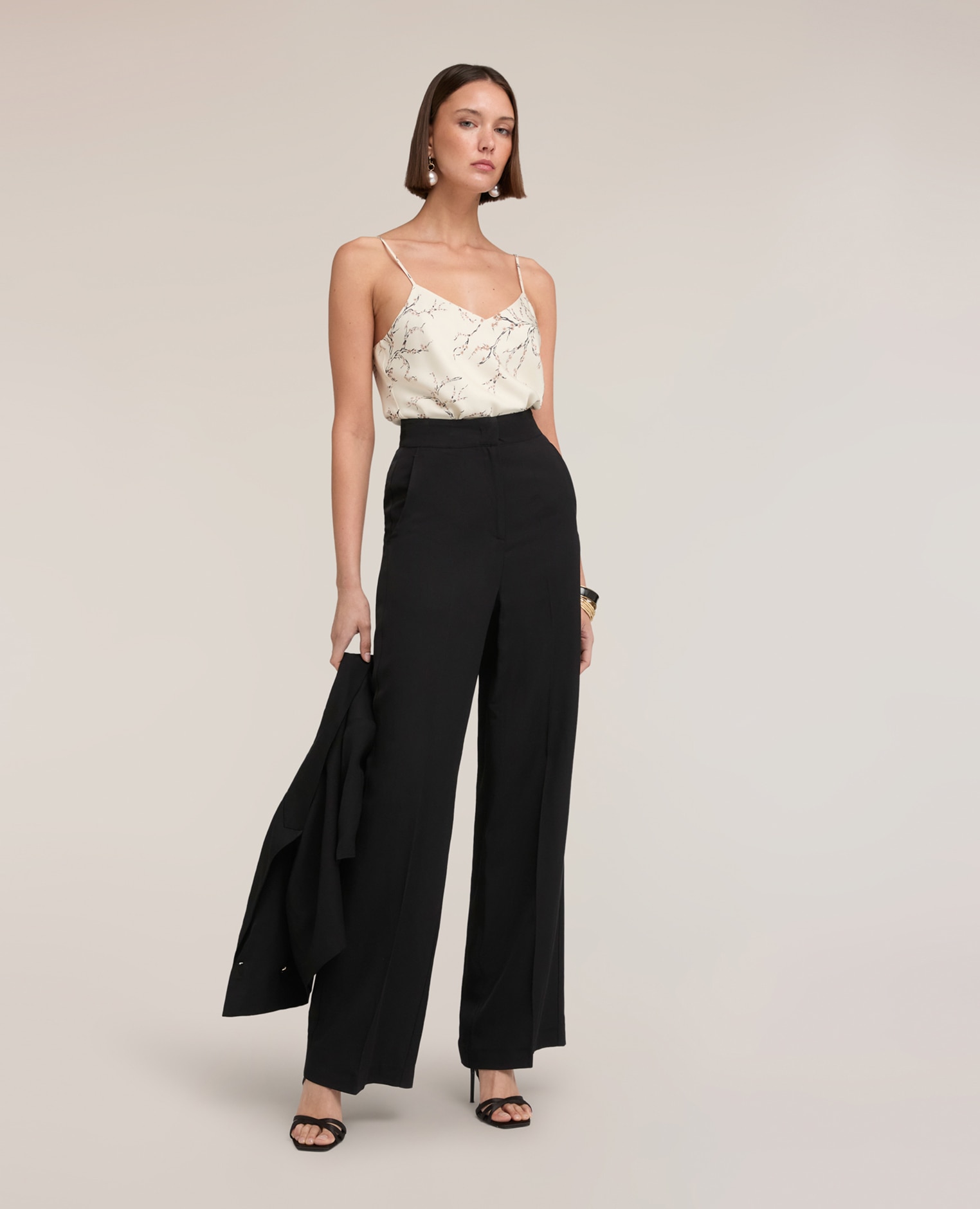 Top de mujer de raso con estampado de flores escote en v ajuste regular - Motivi - Blanco Blanco-3