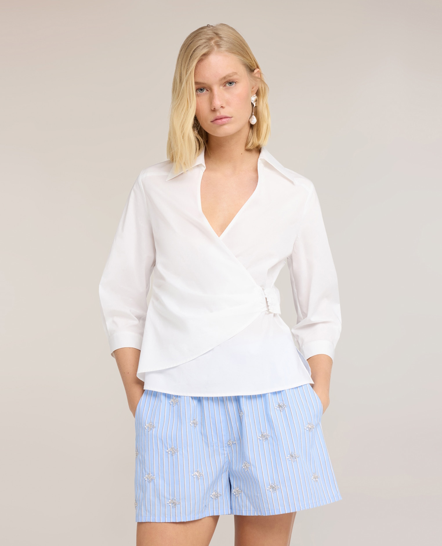 Camisa de mujer cruzada de popelín ajuste entallado con cruce lateral - Motivi - Blanco Blanco-1