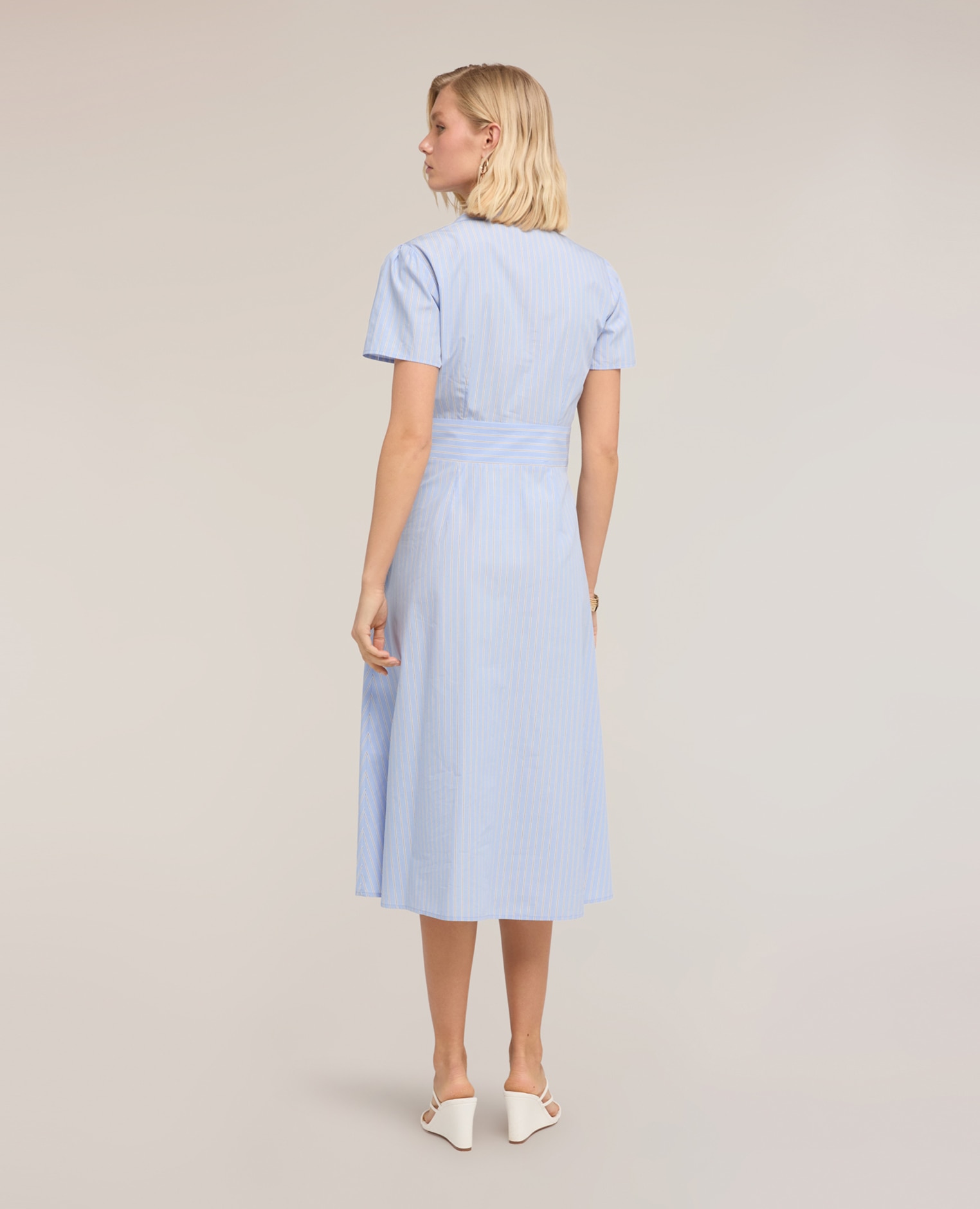 Vestido camisero midi en popelina a rayas abertura frontal con botones cuello clásico - Motivi - Azul claro Azul claro-2