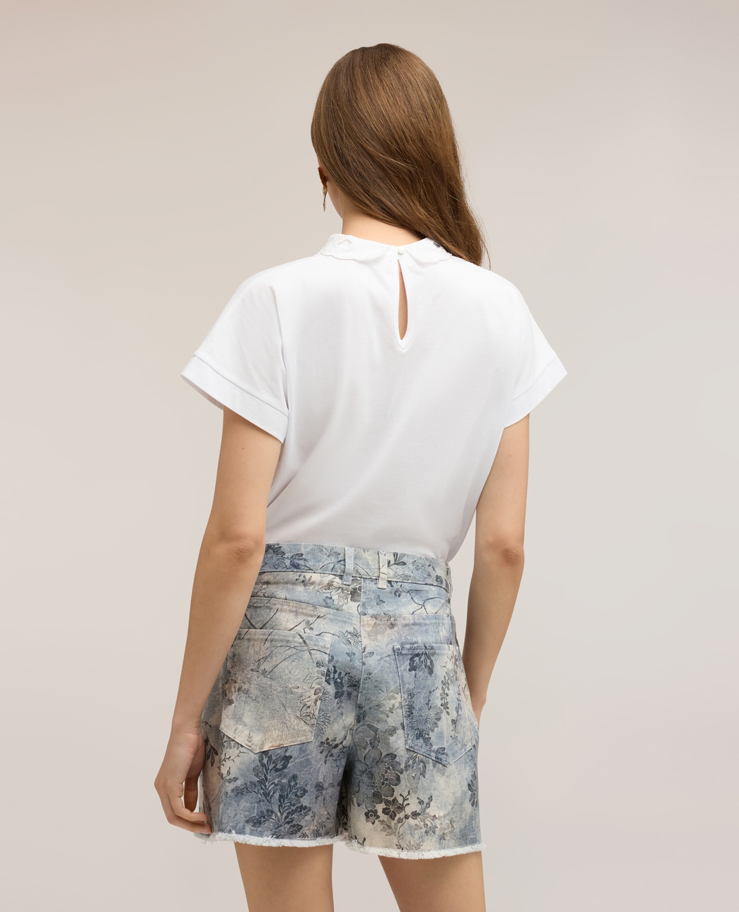 Camiseta de mujer con cuello bordado ajuste boxy con cuello bordado - Motivi - Blanco Blanco-2