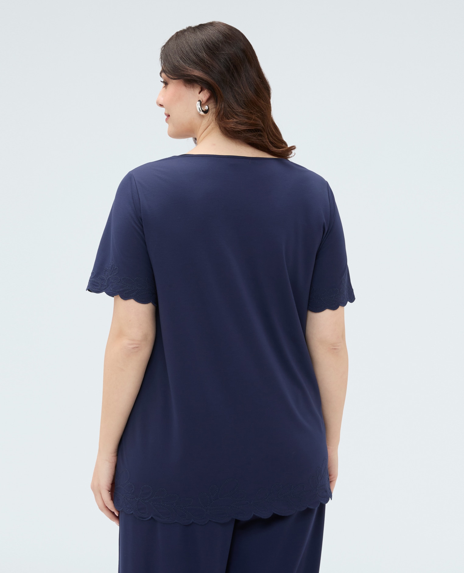 Camiseta de mujer de jersey con detalles bordados bajo inferior y puño de manga con detalles bordados - Fiorella Rubino - Azul Azul-2