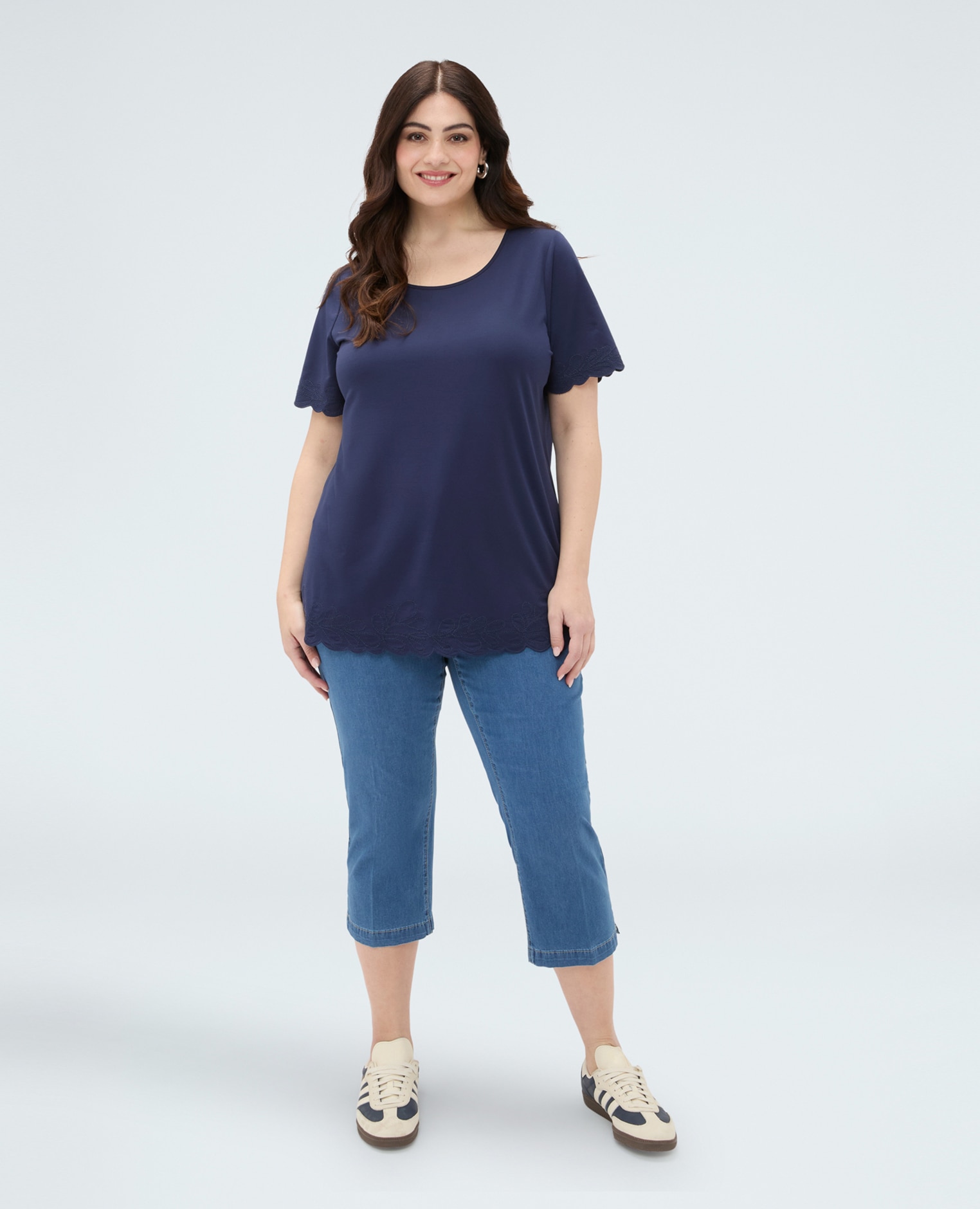 Camiseta de mujer de jersey con detalles bordados bajo inferior y puño de manga con detalles bordados - Fiorella Rubino - Azul Azul-3