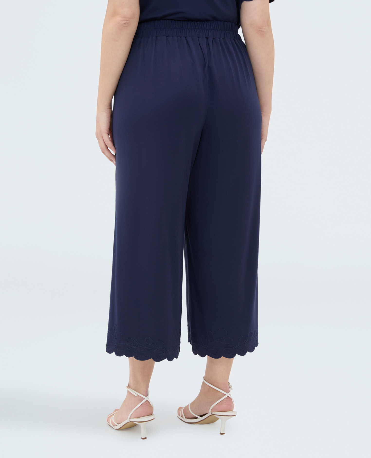 Pantalones de mujer cropped con dobladillo bordado dobladillo embellecido con detalles florales bordados tono sobre tono - Fiorella Rubino - Azul Azul-2