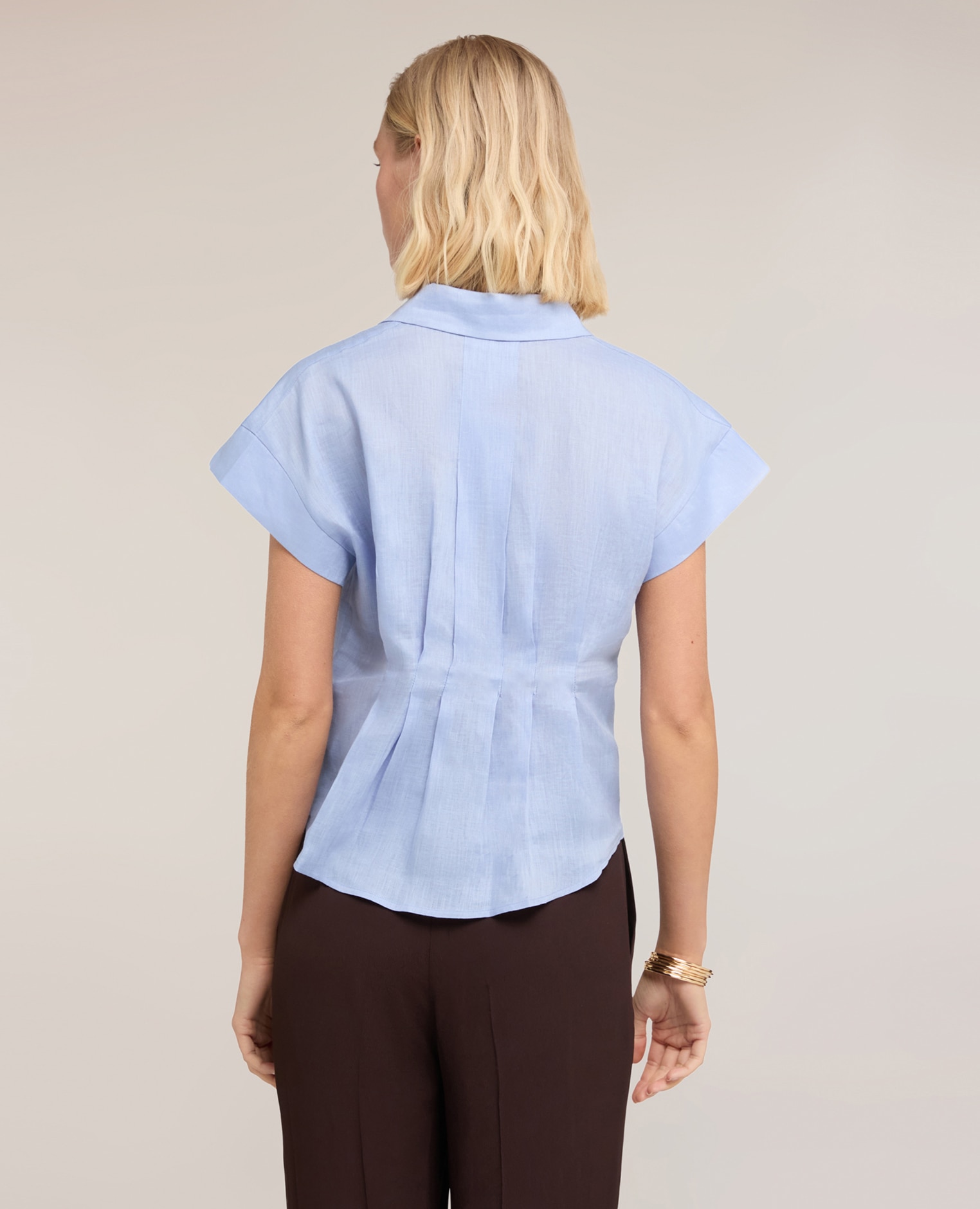 Camisa de mujer de lino con pliegues cierre con botones frontal pliegues en la parte posterior - Motivi - Azul claro Azul claro-2