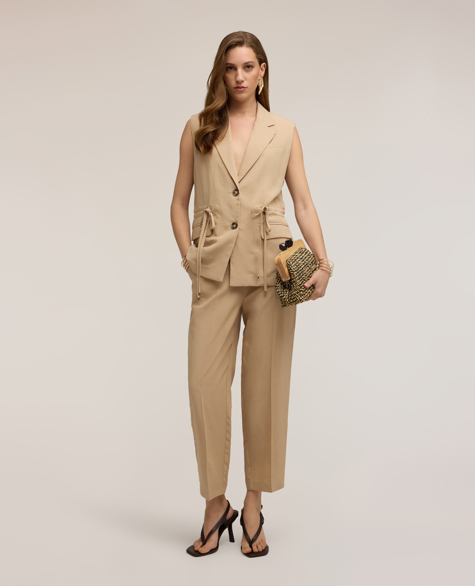 Chaleco de mujer con cordón ajustable en mezcla de lyocell ajuste regular con cierre frontal de dos botones - Motivi - Beige Beige-3