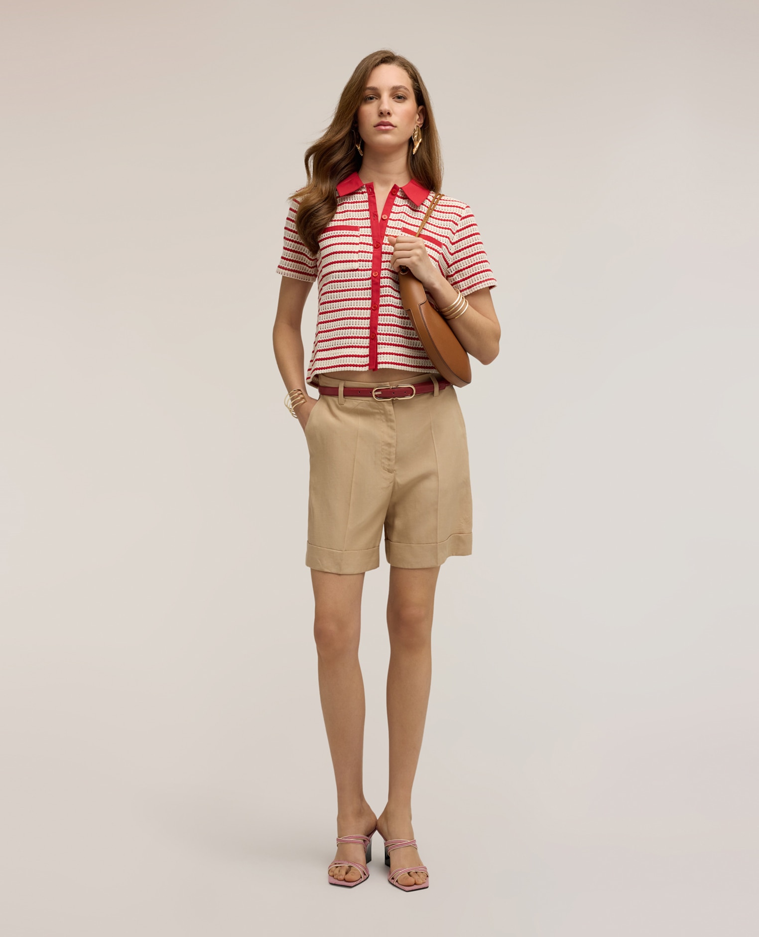 Imagen 0 de Shorts de mujer de mezcla de lino con dobladillo corte corto cierre con botón y cremallera Beige