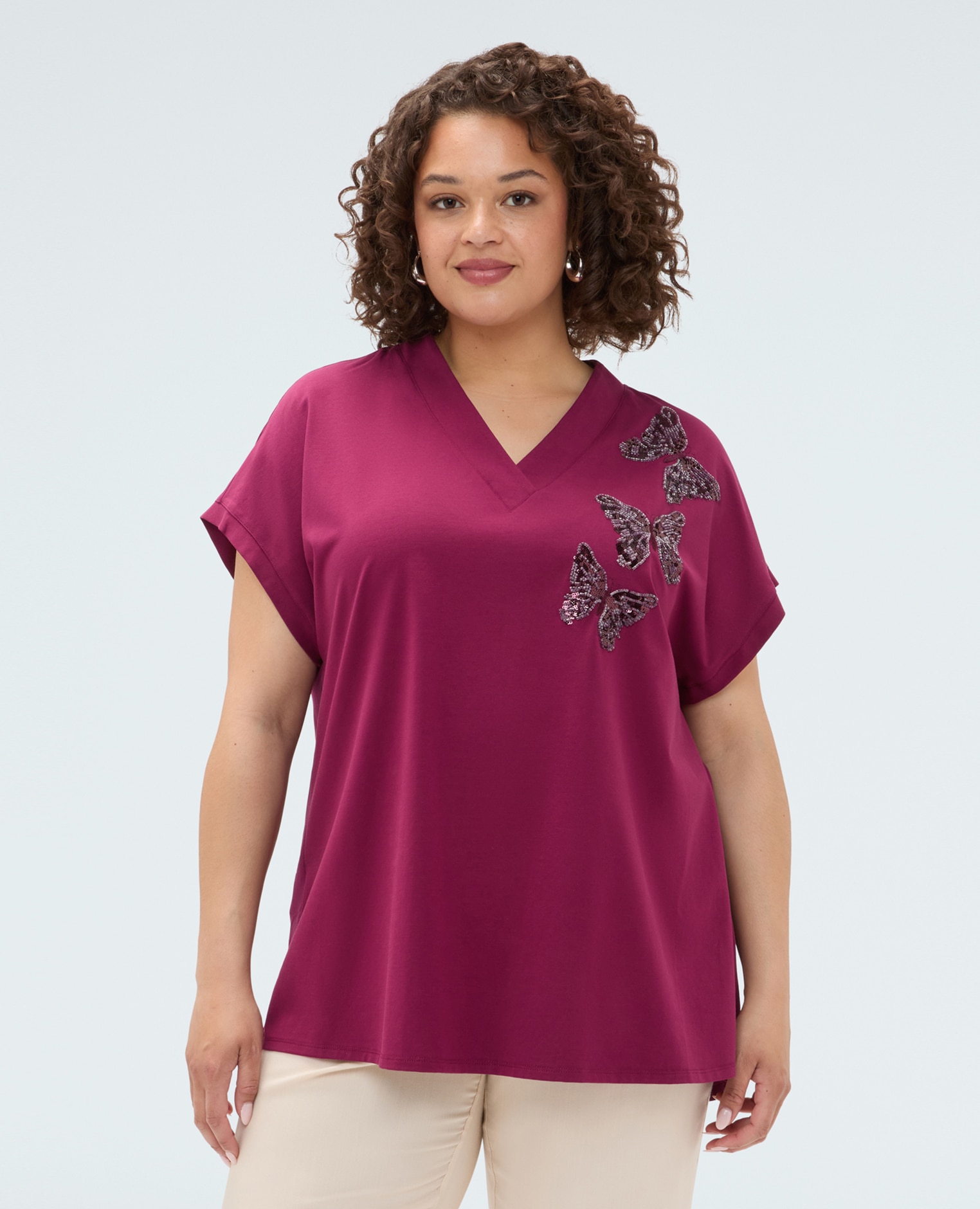 Camiseta de mujer bimaterial con mariposas de lentejuelas aplicaciones de lentejuelas con forma de mariposa - Fiorella Rubino - Burdeos Burdeos-1