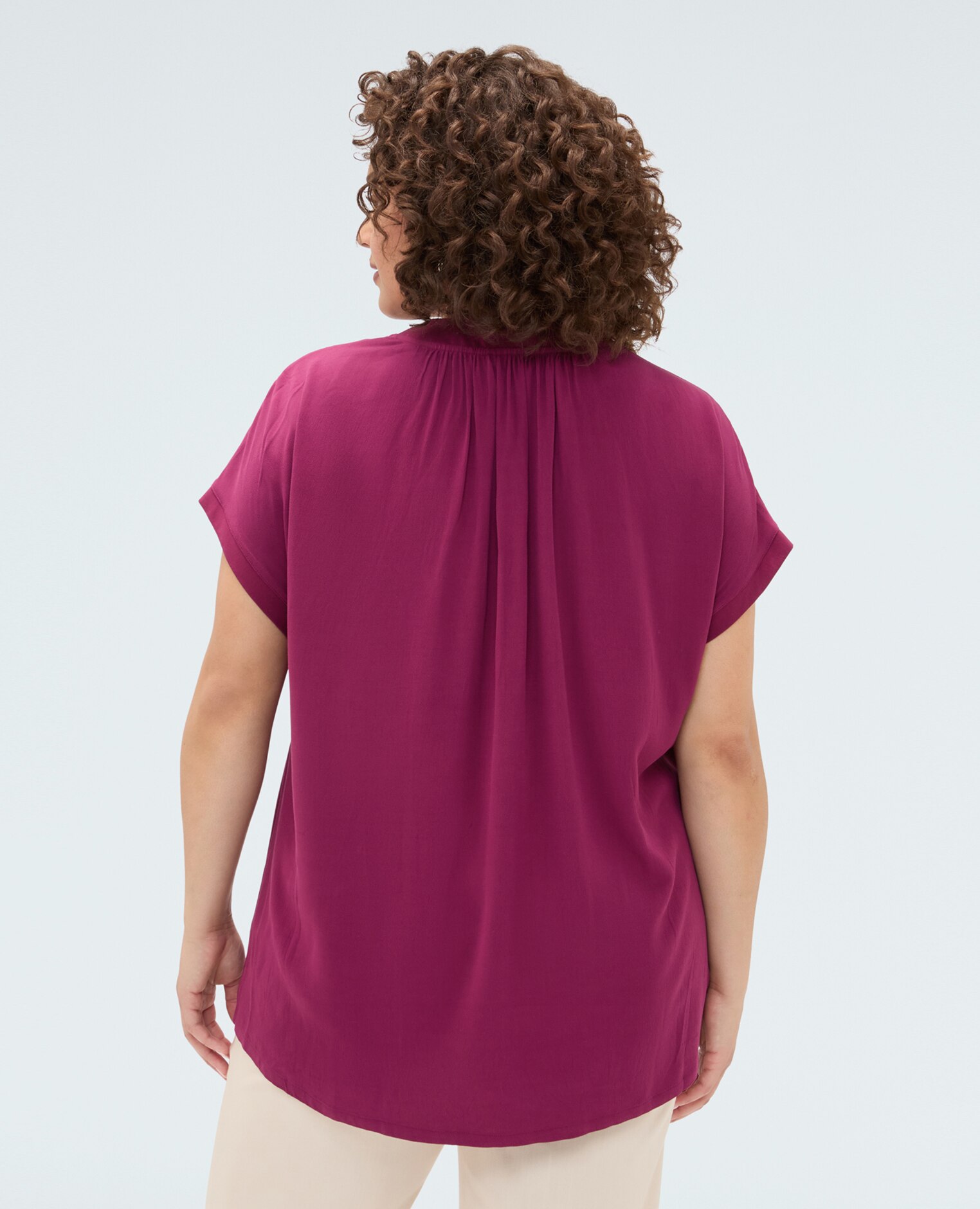 Camiseta de mujer bimaterial con mariposas de lentejuelas aplicaciones de lentejuelas con forma de mariposa - Fiorella Rubino - Burdeos Burdeos-2