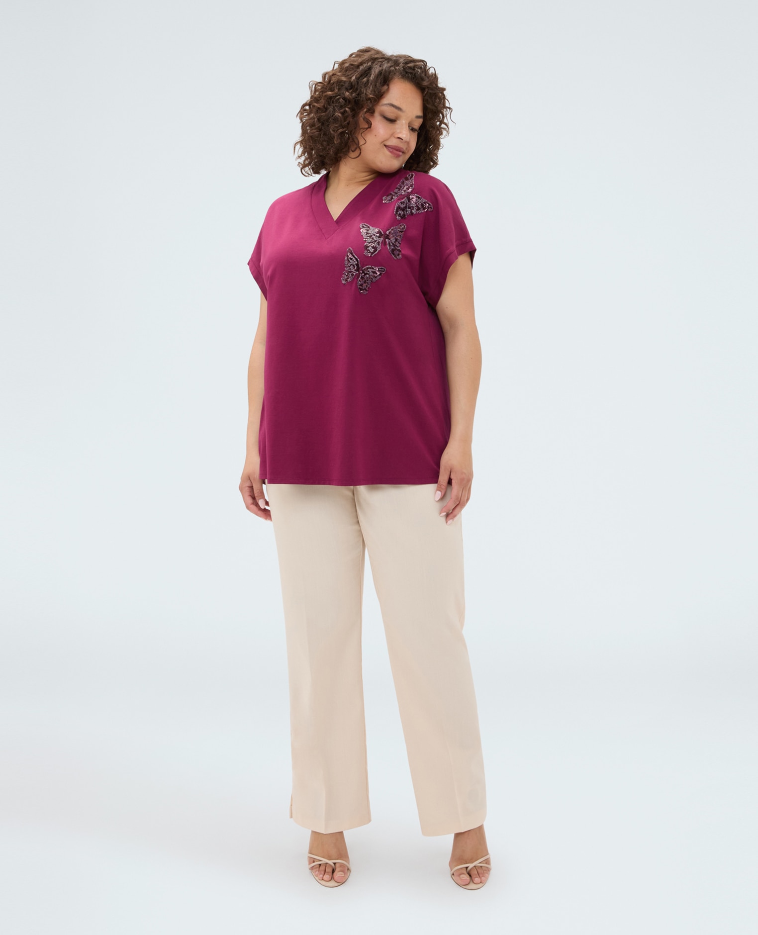 Camiseta de mujer bimaterial con mariposas de lentejuelas aplicaciones de lentejuelas con forma de mariposa - Fiorella Rubino - Burdeos Burdeos-3