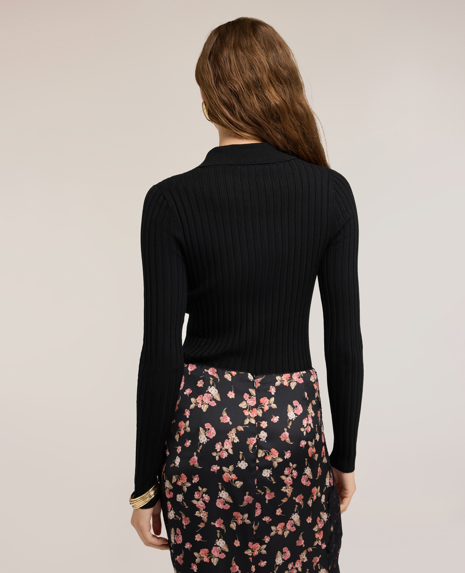 Jersey de mujer polo de canalé en viscosa con cut-out ajuste entallado cierre con botón a la vista en el frente - Motivi - Negro Negro-2