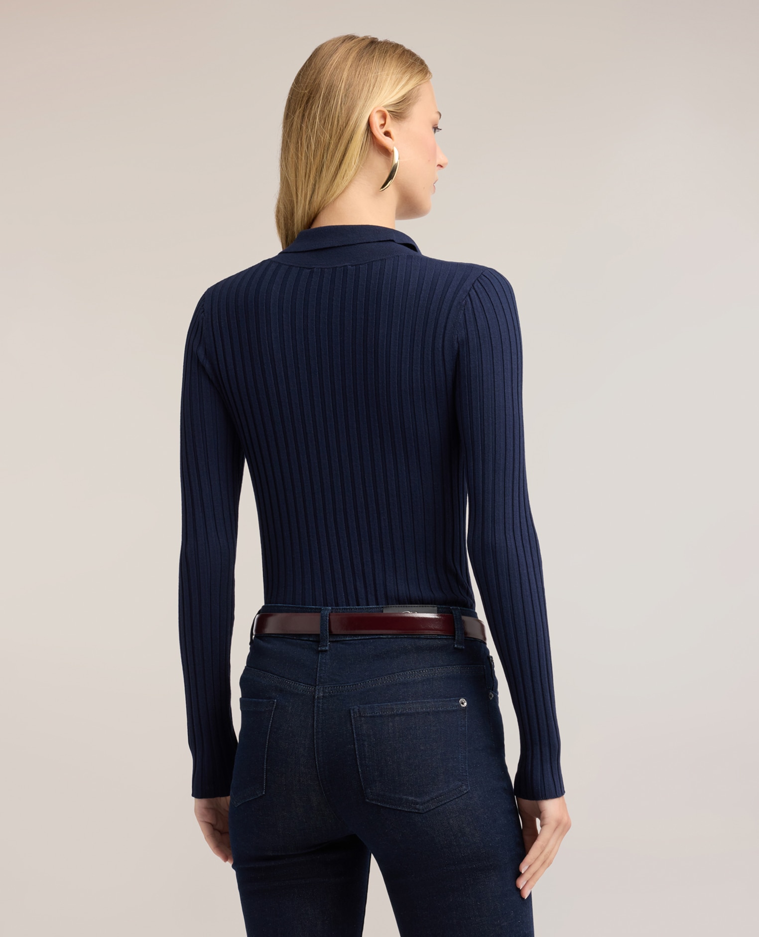 Jersey de mujer polo de canalé en viscosa con cut-out ajuste entallado cierre con botón a la vista en el frente - Motivi - Azul Azul-2