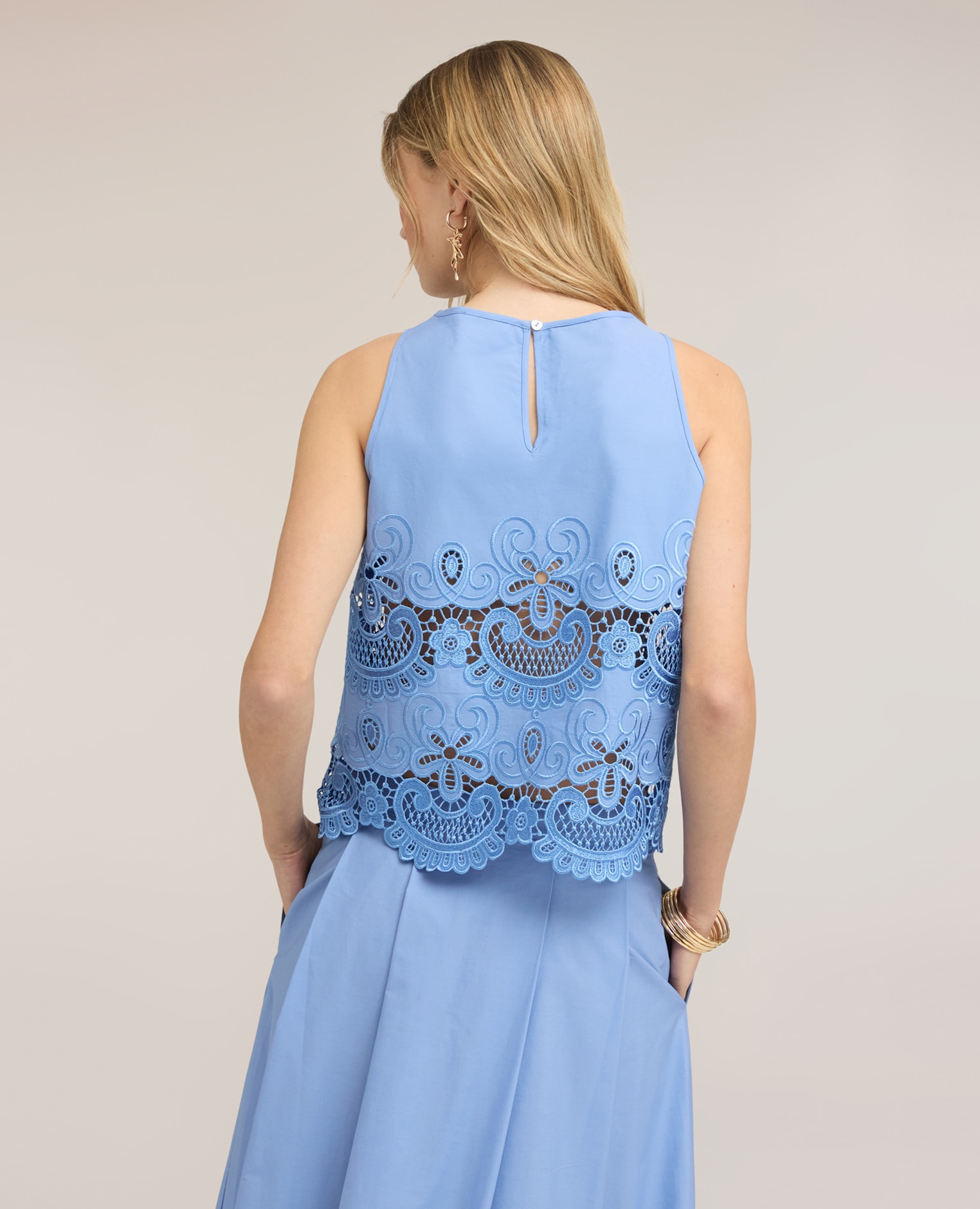 Top de mujer de popelín con encaje sangallo ajuste boxy - Motivi - Azul claro Azul claro-2