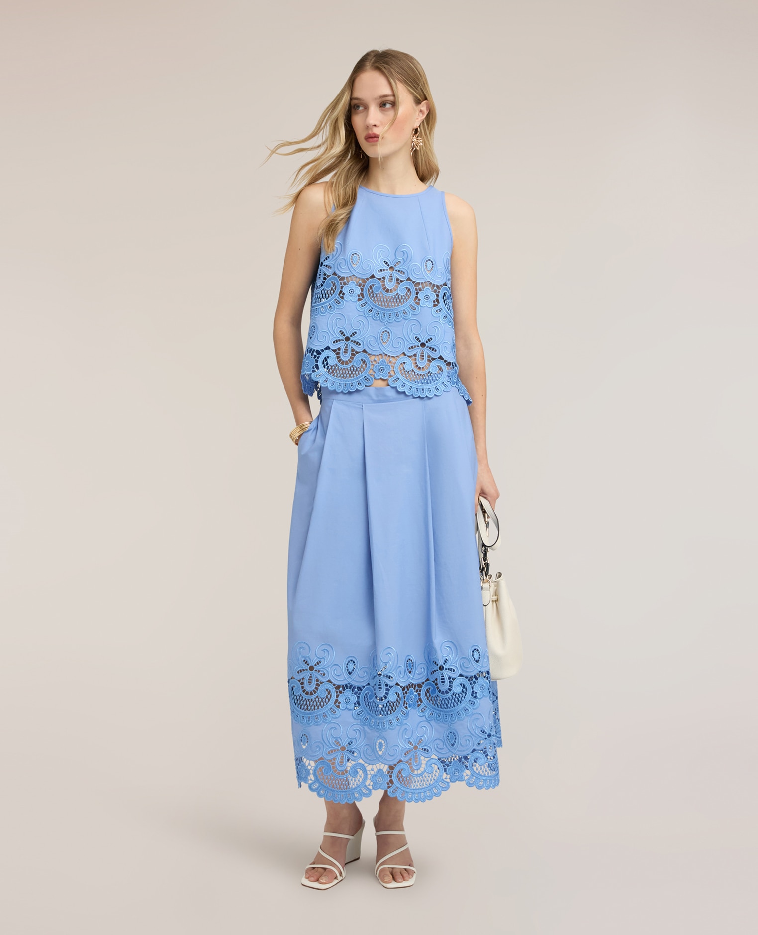 Top de mujer de popelín con encaje sangallo ajuste boxy - Motivi - Azul claro Azul claro-3
