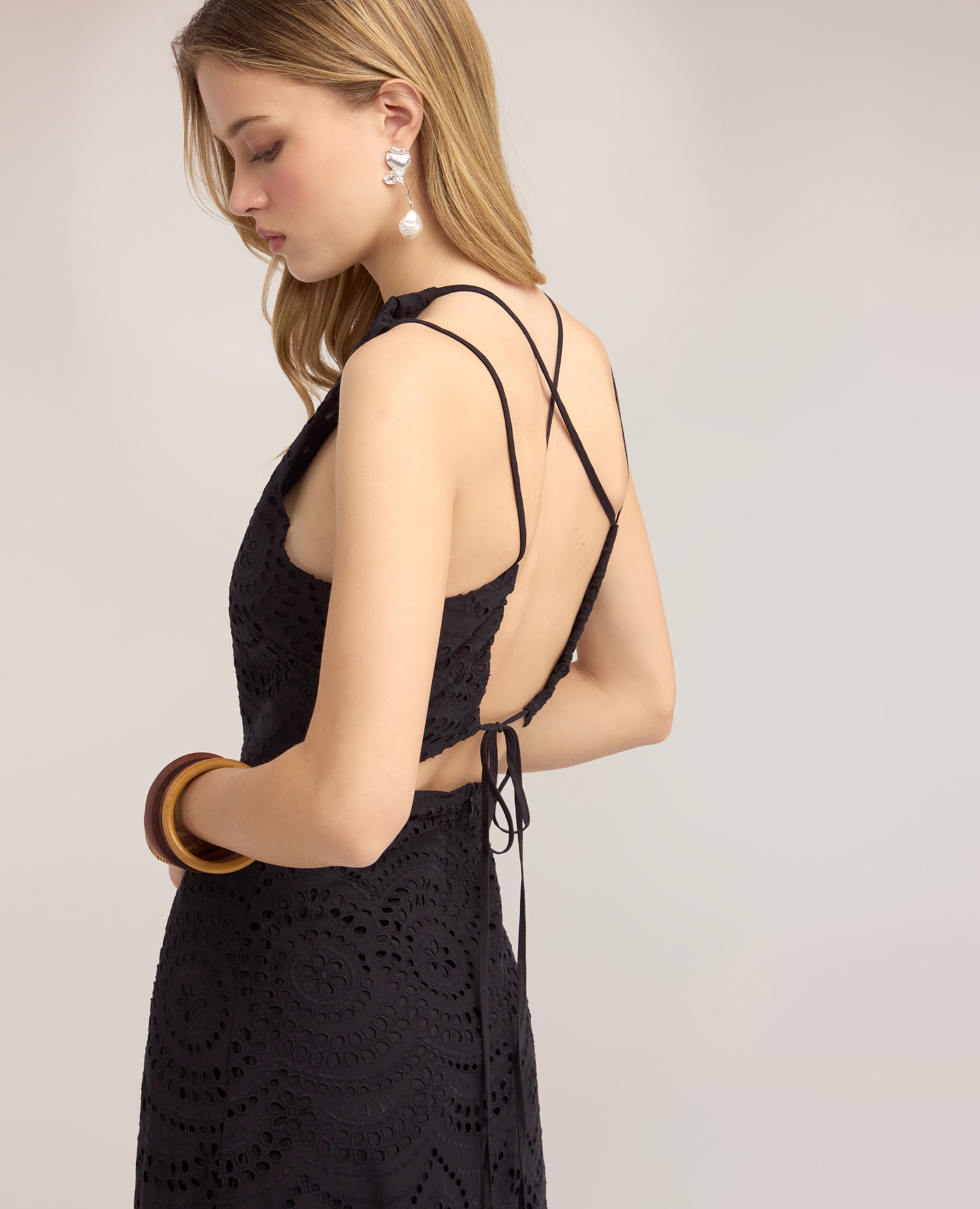 Vestido largo en sangallo con escote en la espalda cierre con cremallera en el centro de la espalda - Motivi - Negro Negro-4
