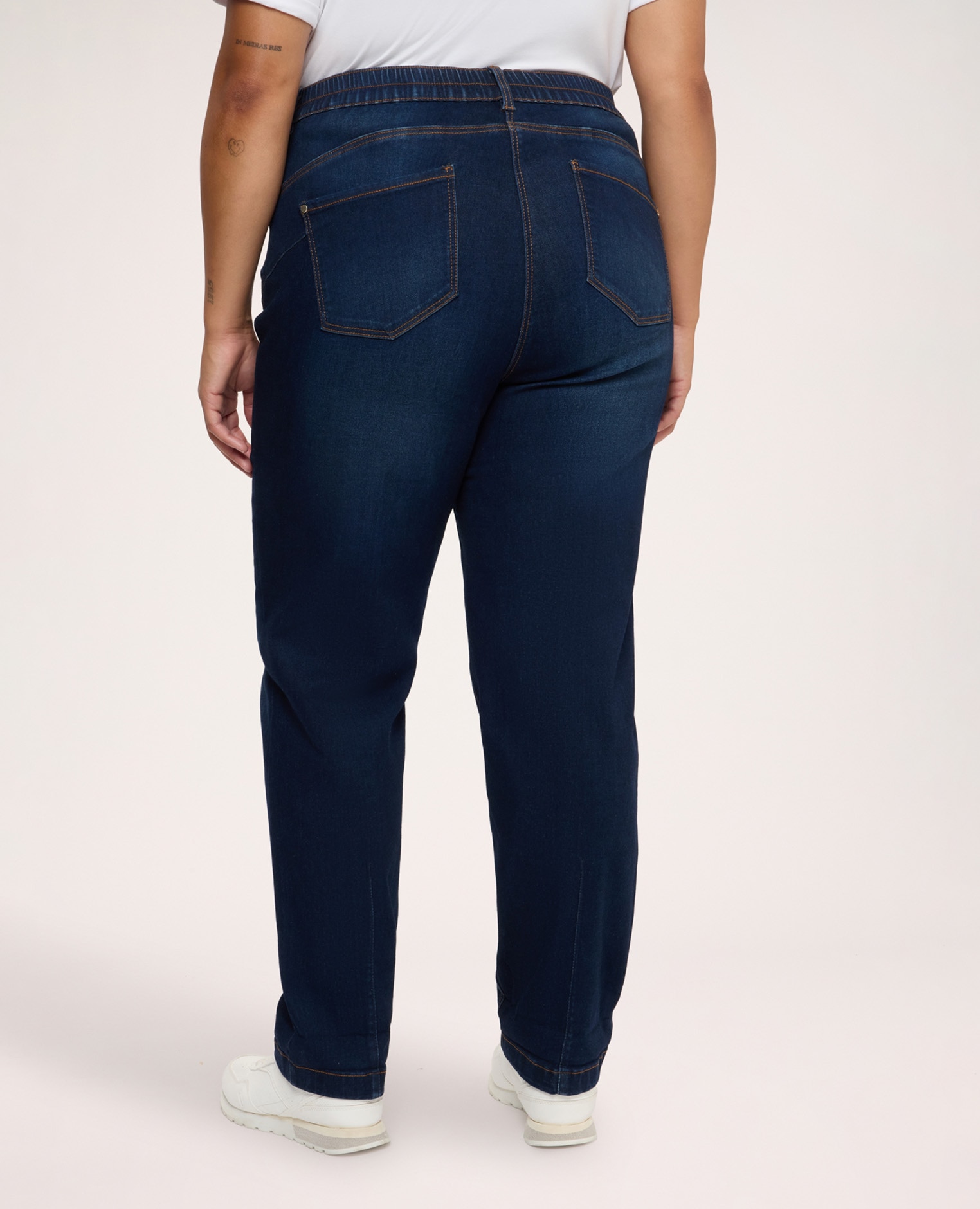 Jeans de mujer balloon lavado bolsillos delanteros y tratamiento washed en el denim - Fiorella Rubino - Azul Azul-2