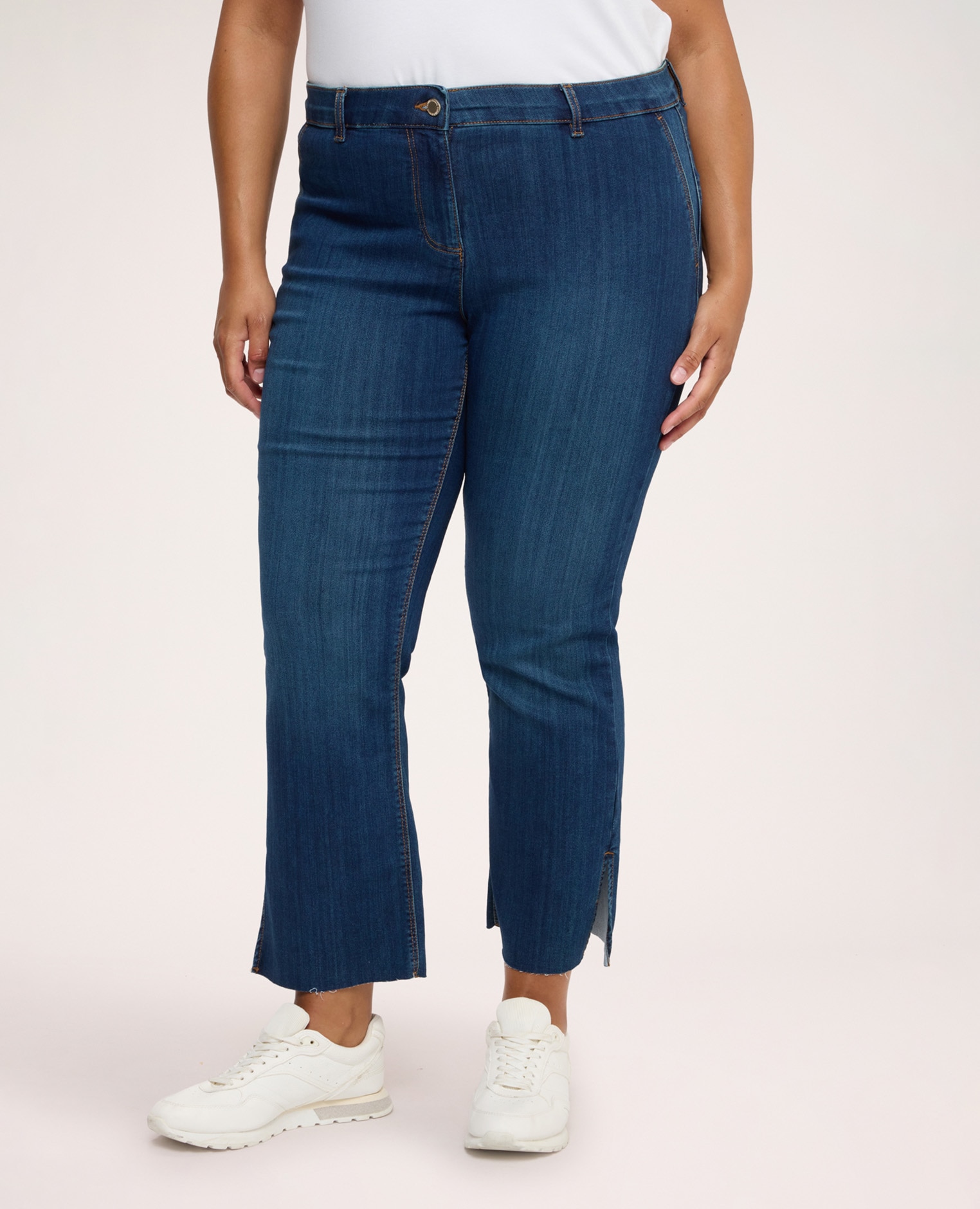 Jeans de mujer kick flare con abertura abertura en el bajo de la pierna y efecto lavado - Fiorella Rubino - Azul Azul-3