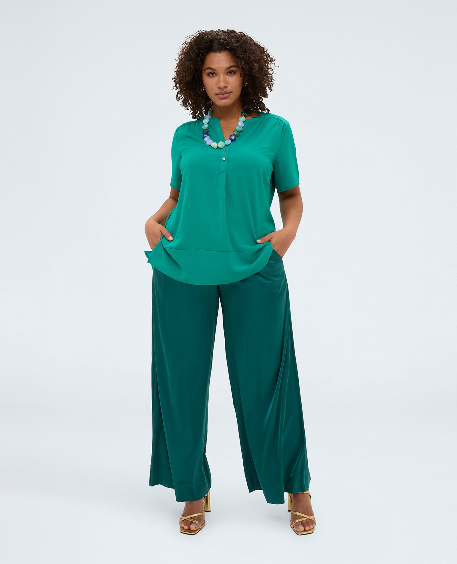 Camiseta de mujer de mezcla de lyocell con botones ajuste y diseño para el máximo confort - Fiorella Rubino - Verde Agua Verde Agua-3