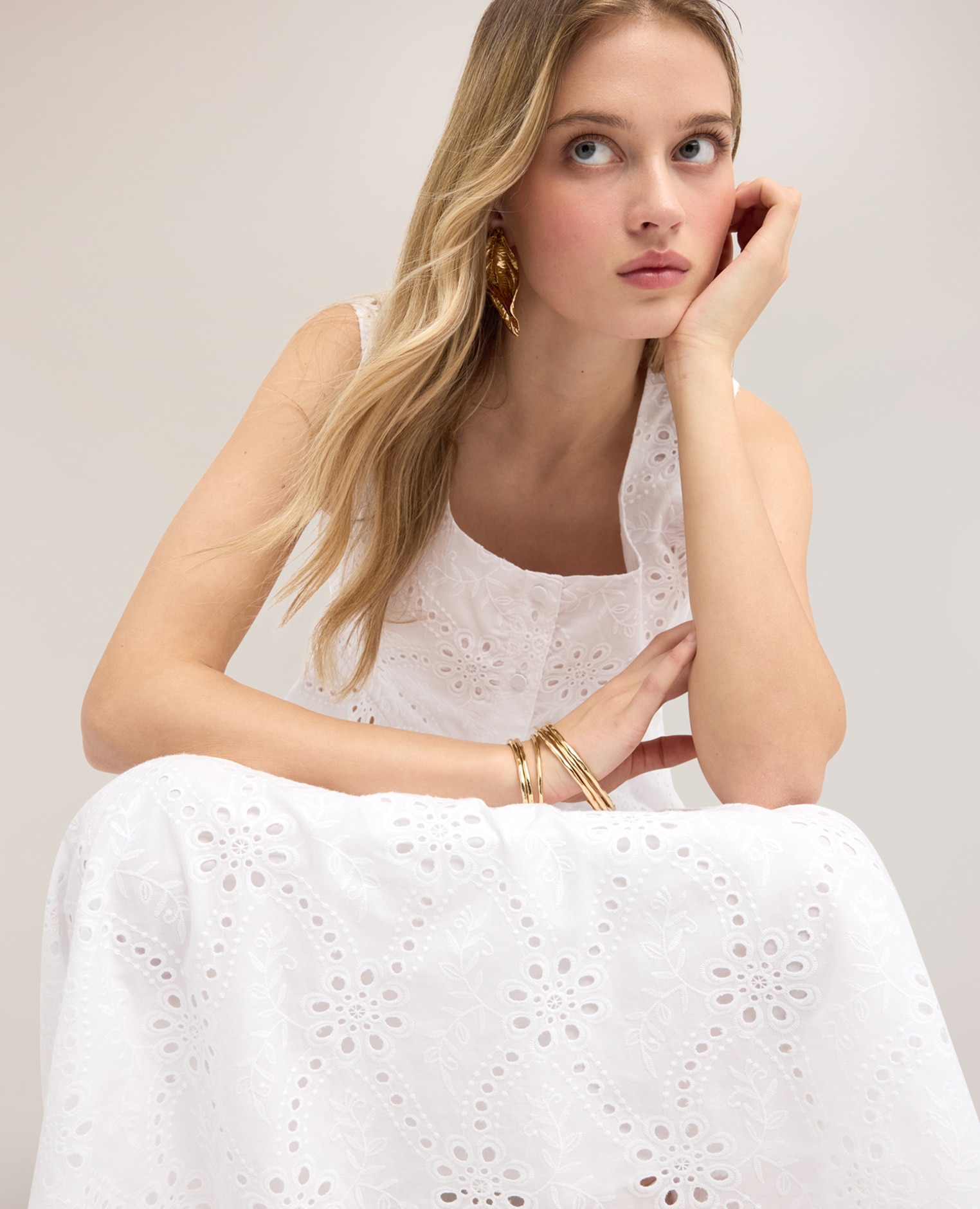 Top de mujer de bordado inglés con peplum ajuste regular con peplum en el bajo cierre frontal con botones - Motivi - Blanco Blanco-4