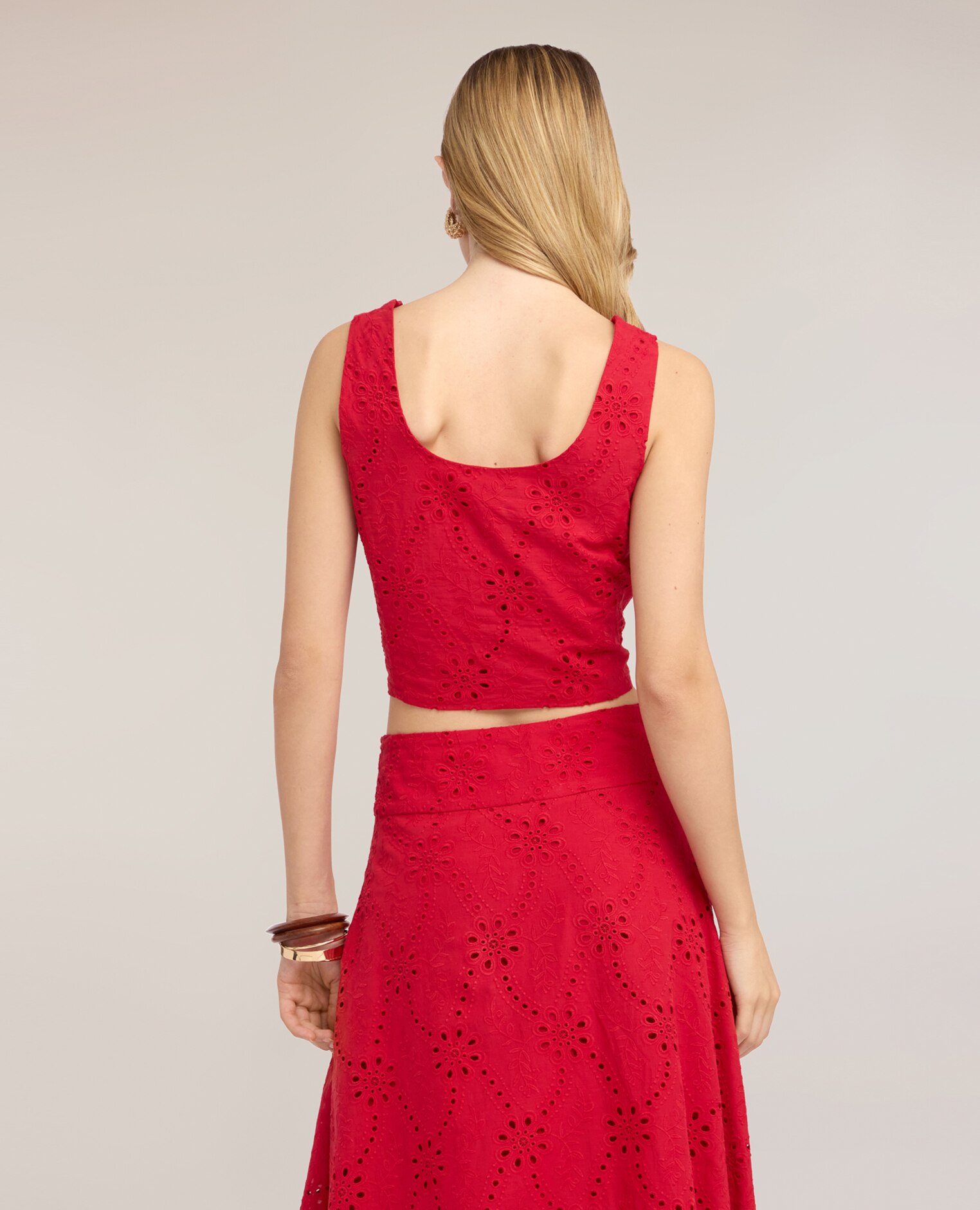 Top de mujer crop de bordado inglés ajuste entallado cierre con cremallera - Motivi - Rojo Rojo-2