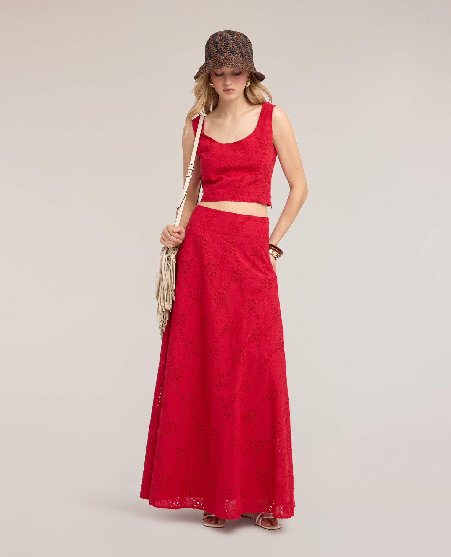 Top de mujer crop de bordado inglés ajuste entallado cierre con cremallera - Motivi - Rojo Rojo-3