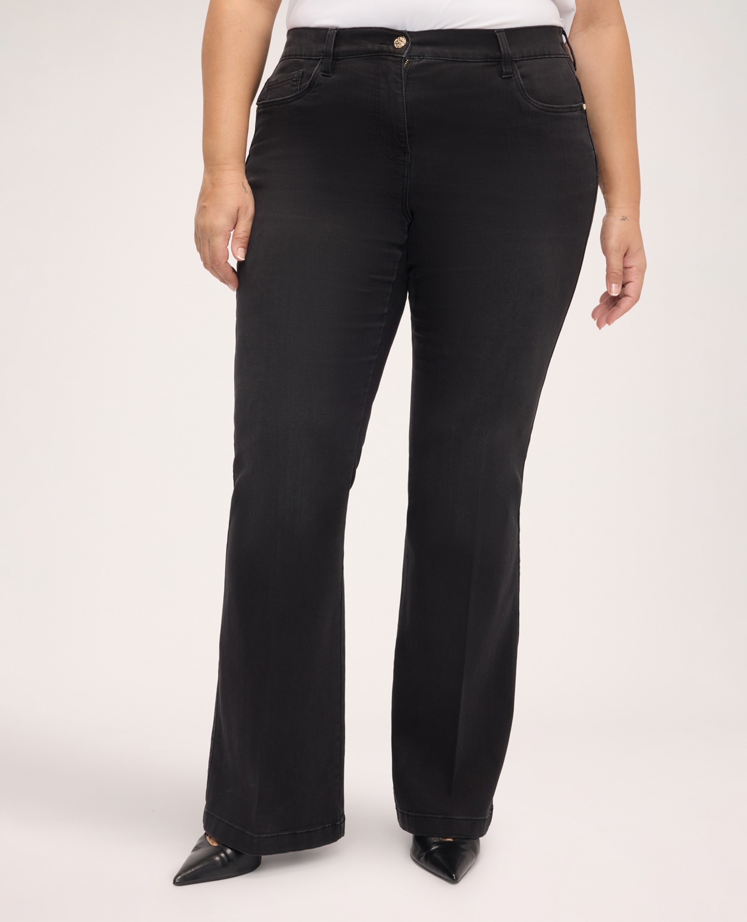 Jeans de mujer flare lavado oscuro cierre con botón y cremallera delante y elástico detrás ajuste y diseño para el máximo confort - Fiorella Rubino - Negro Negro-3